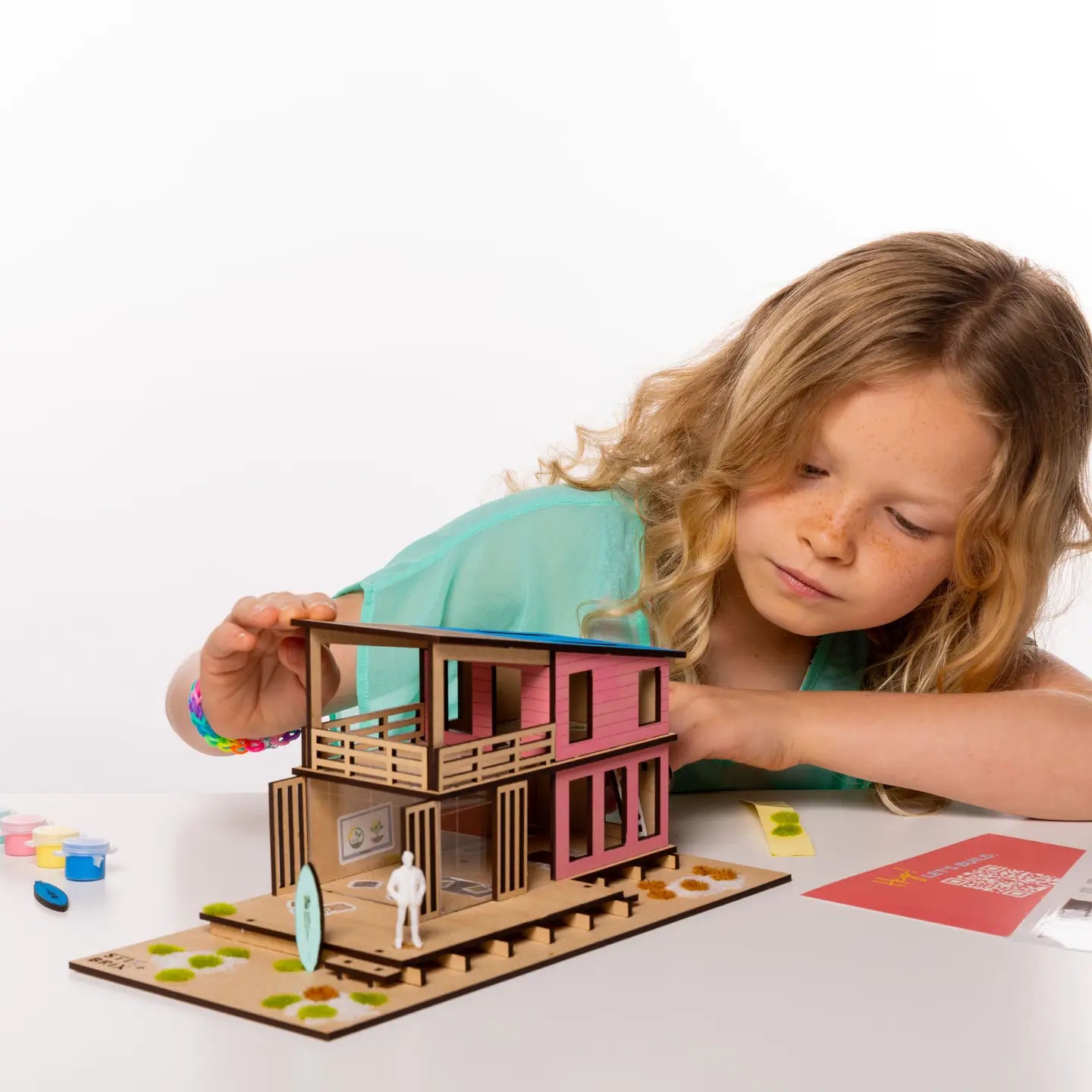 Surfer Beach Hut Diy Architectural Craft Kit