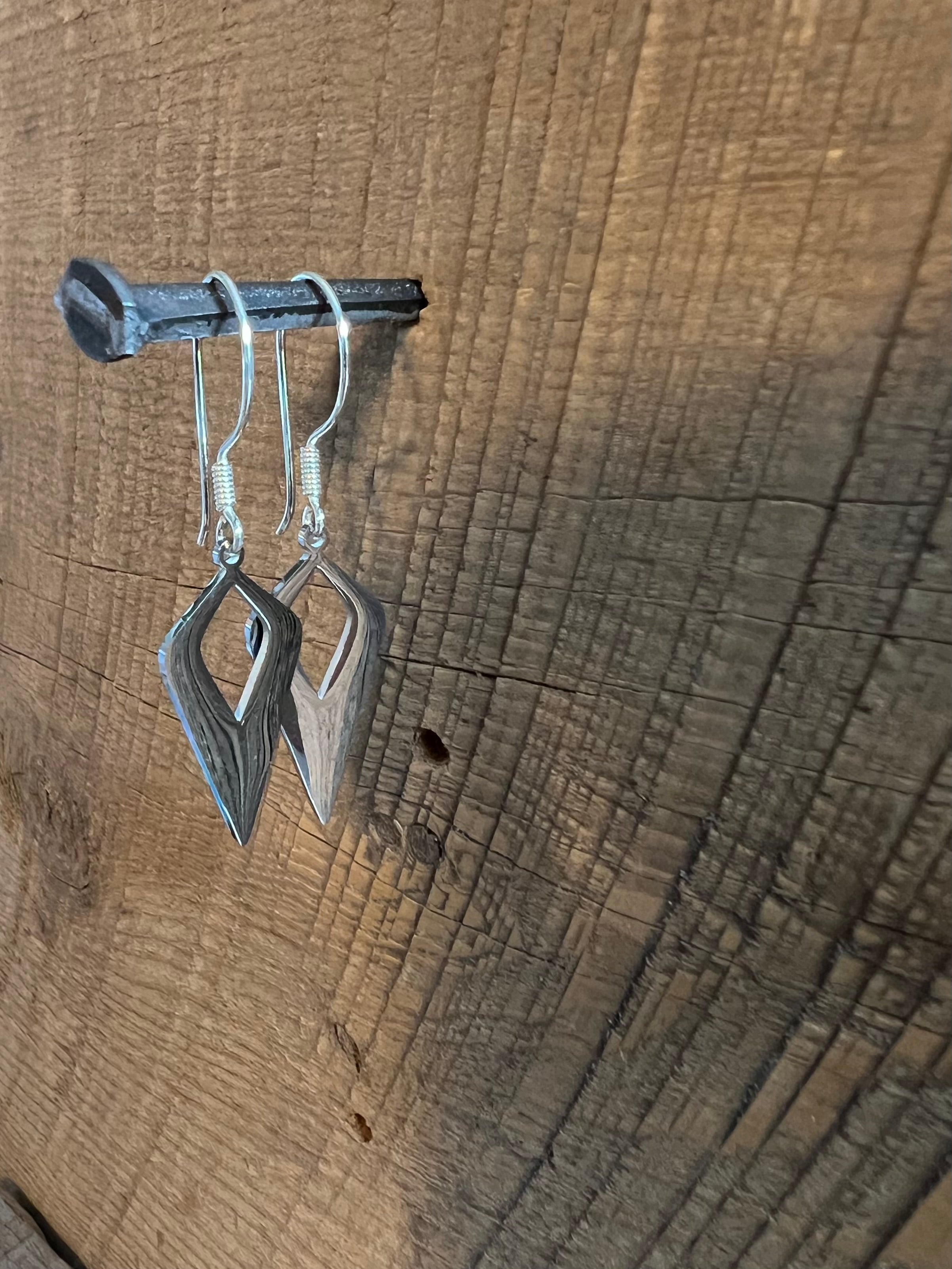 SariBlue® Little Rhombus Earrings