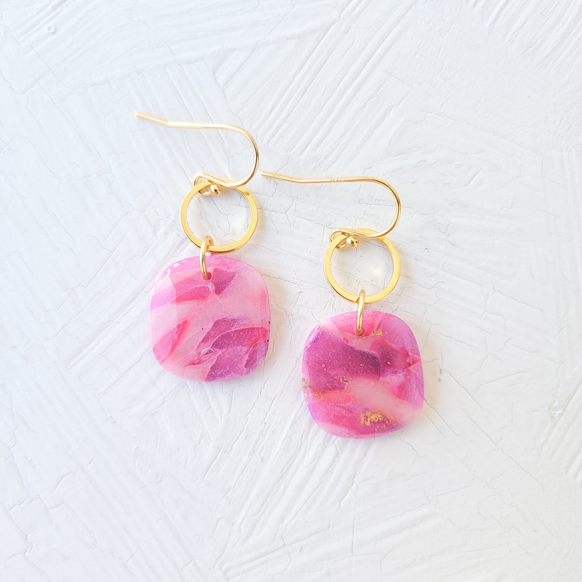 Magenta Agate Pebble Drop
