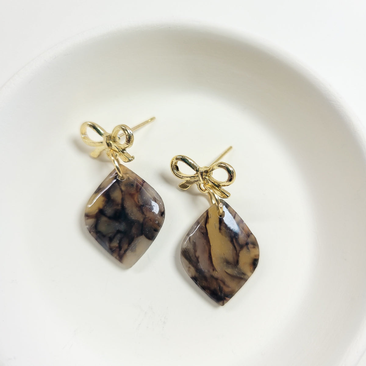 Tortoise Shell Pointed Drop- Dark