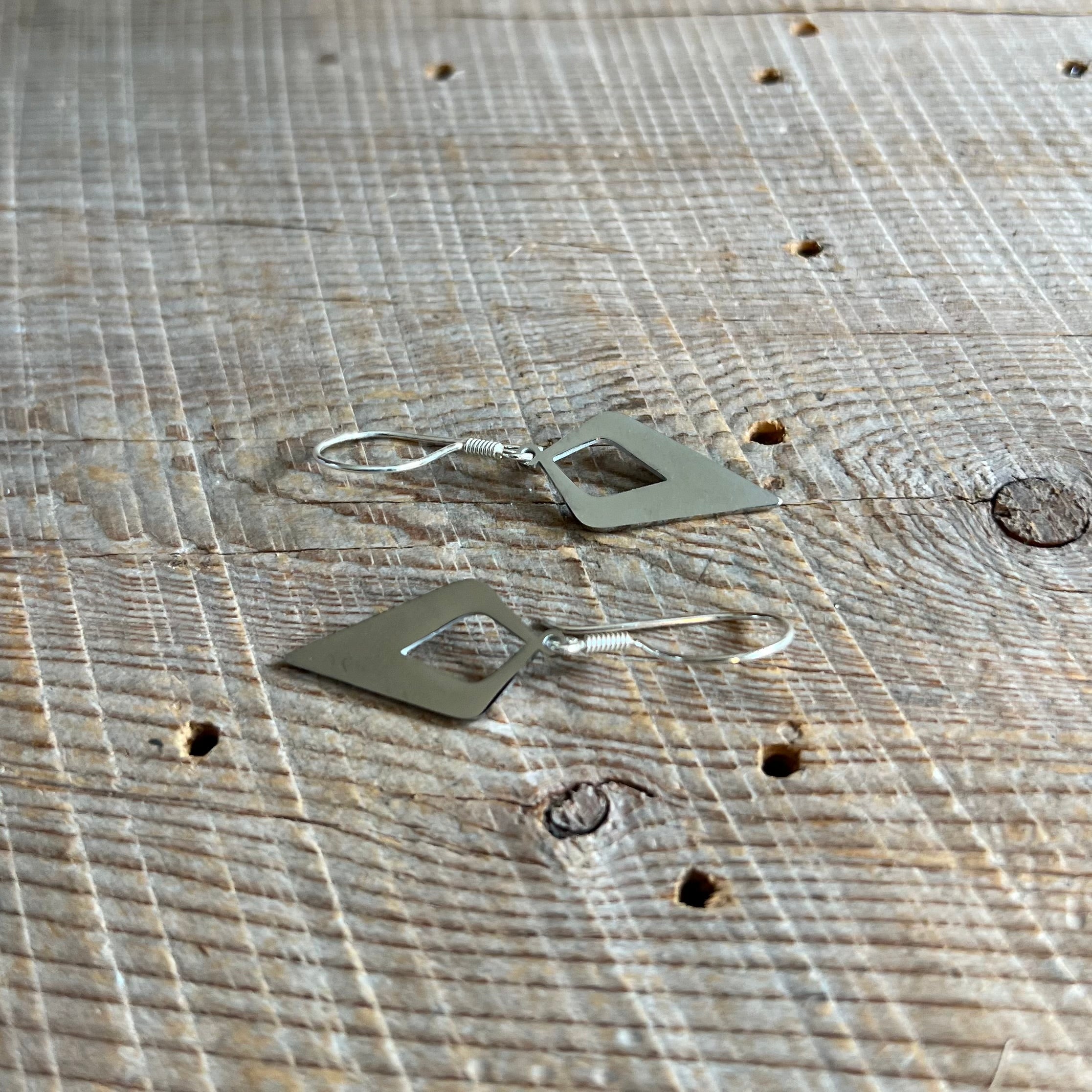 SariBlue® Little Rhombus Earrings