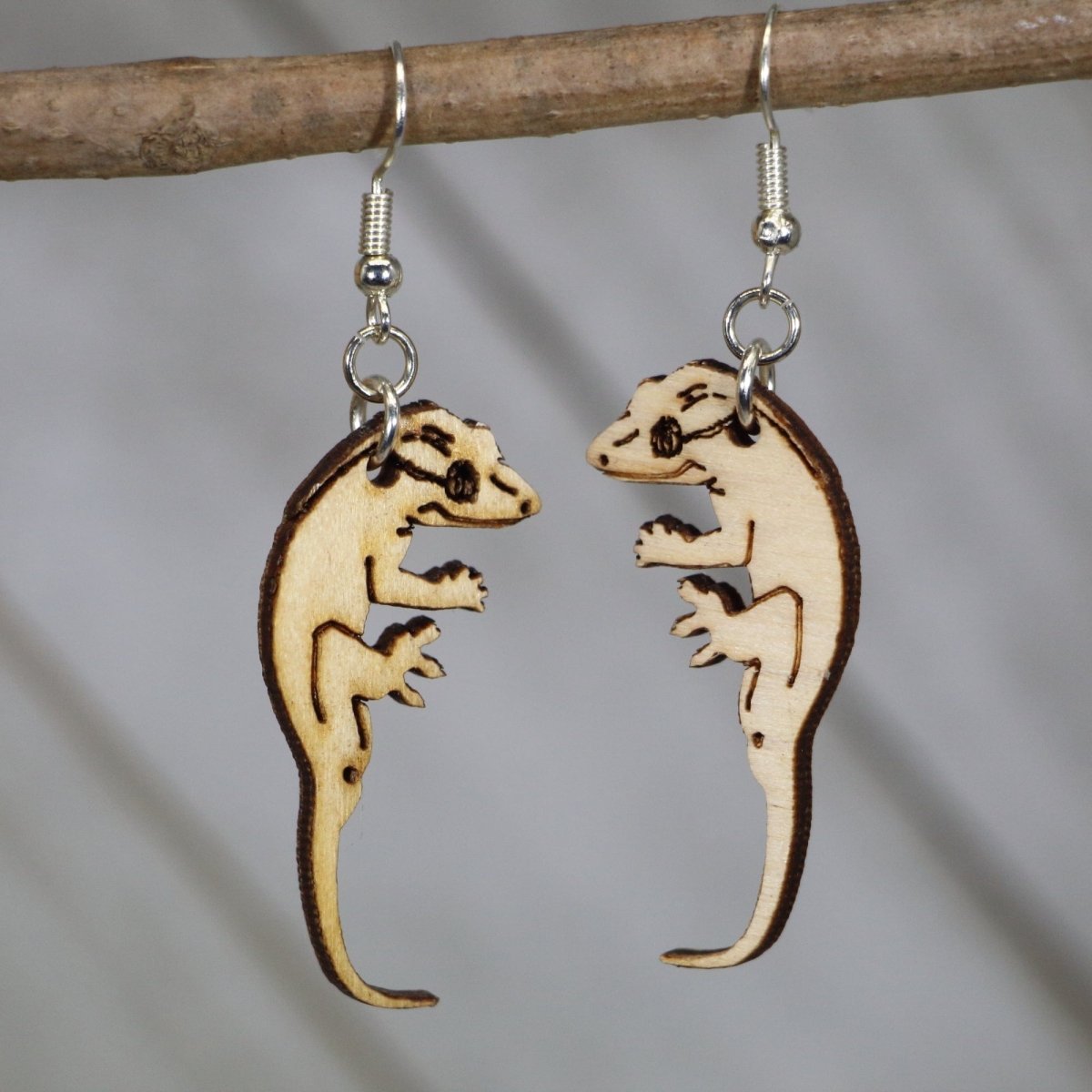 Hand-painted wooden crested gecko dangle earrings with realistic lizard design and hypoallergenic sterling silver hooks, lightweight reptile statement jewelry earrings for gecko lovers