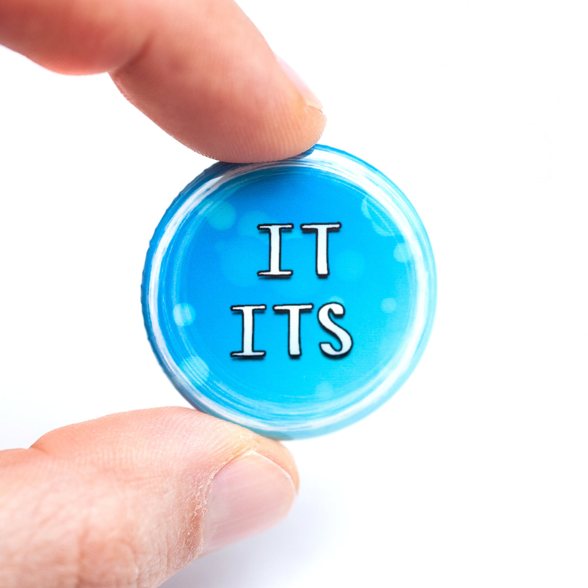 It/its pronoun buttons