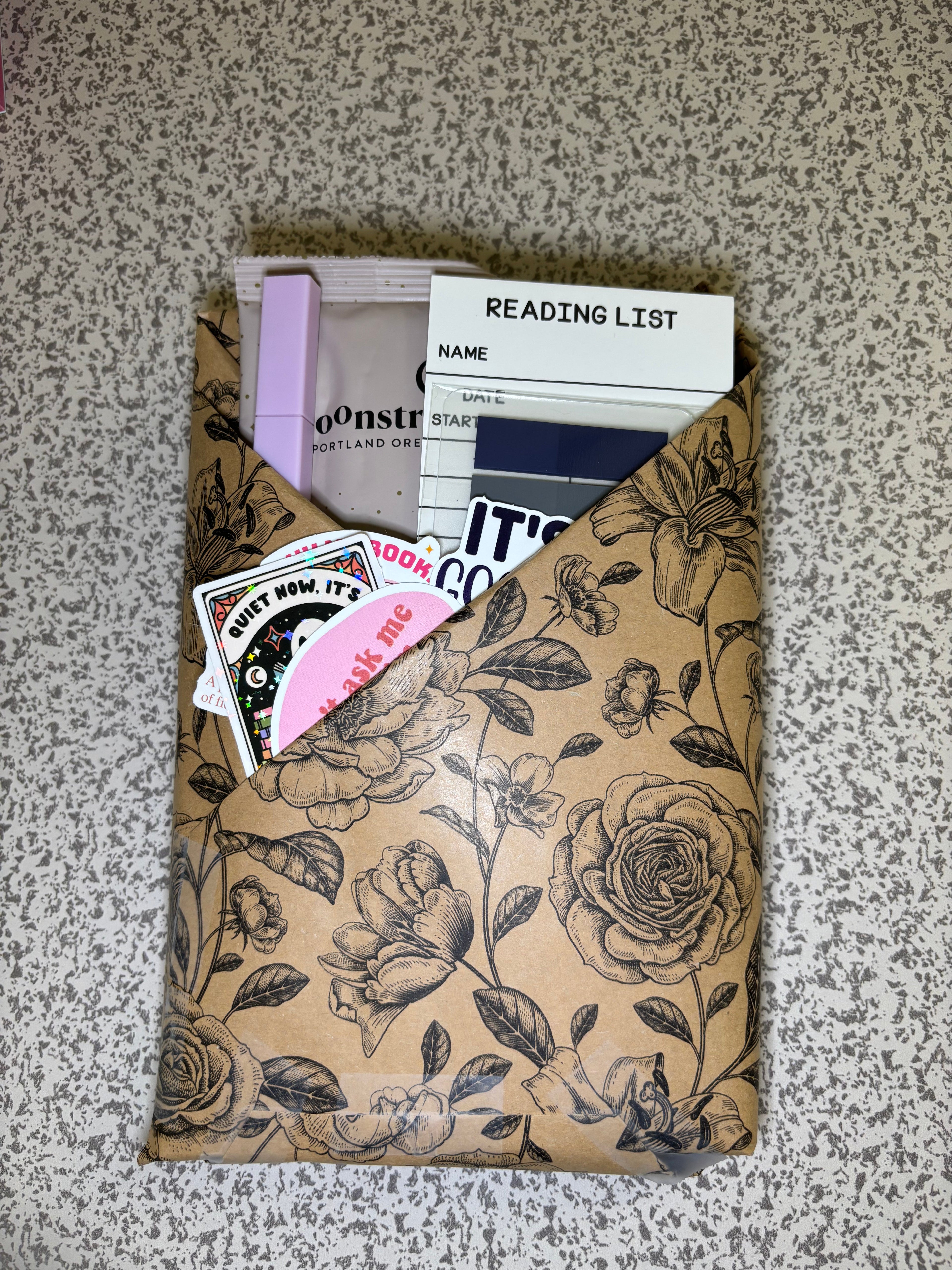 Deluxe Blind Date with a Book – Curated Edition
