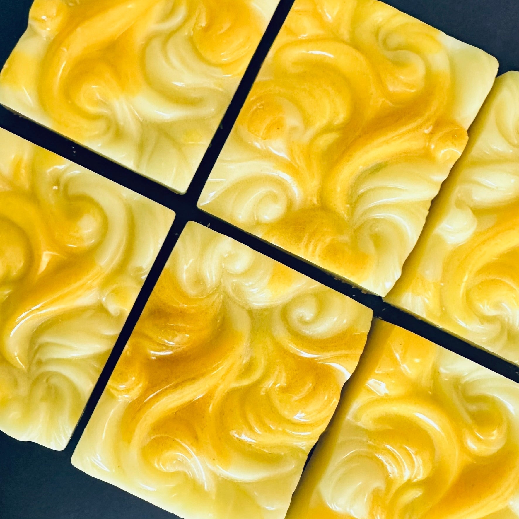 peace-and-love-wax-melt-slab-buttercream-spun-sugar-apple-the-kine-collective
