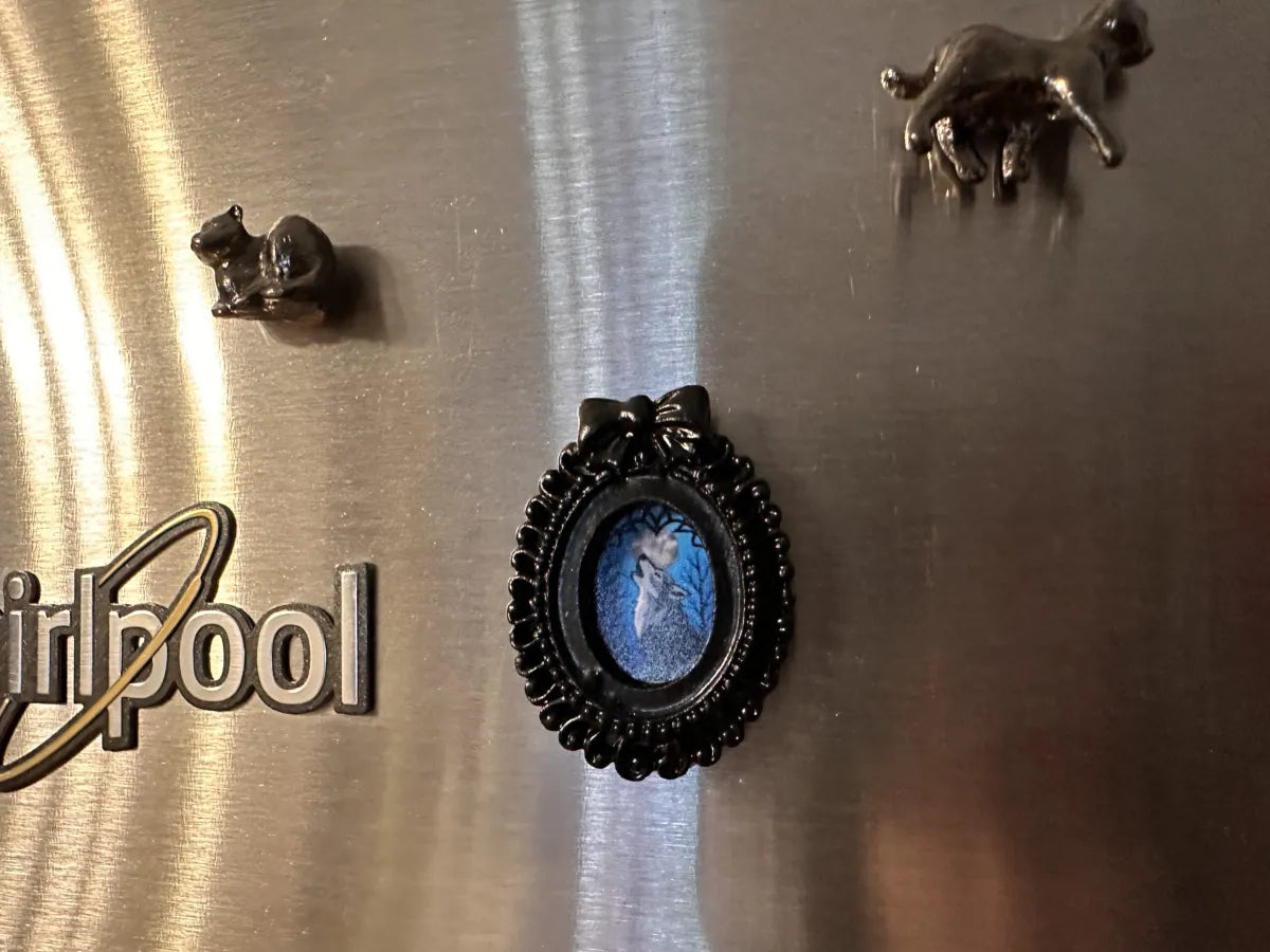 Howling Wolf Mini Framed Magnet with Original Artwork