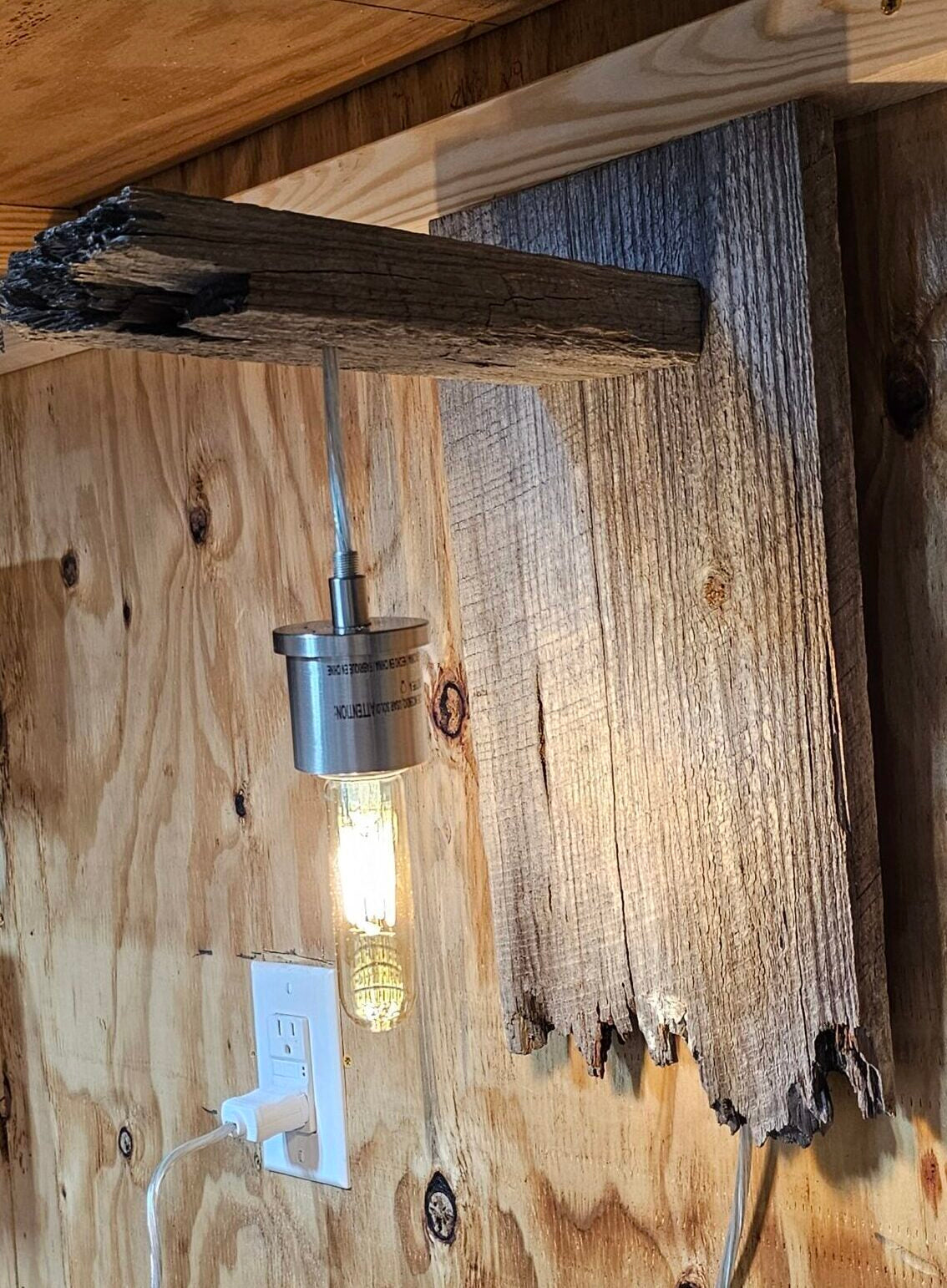 Wall sconce
