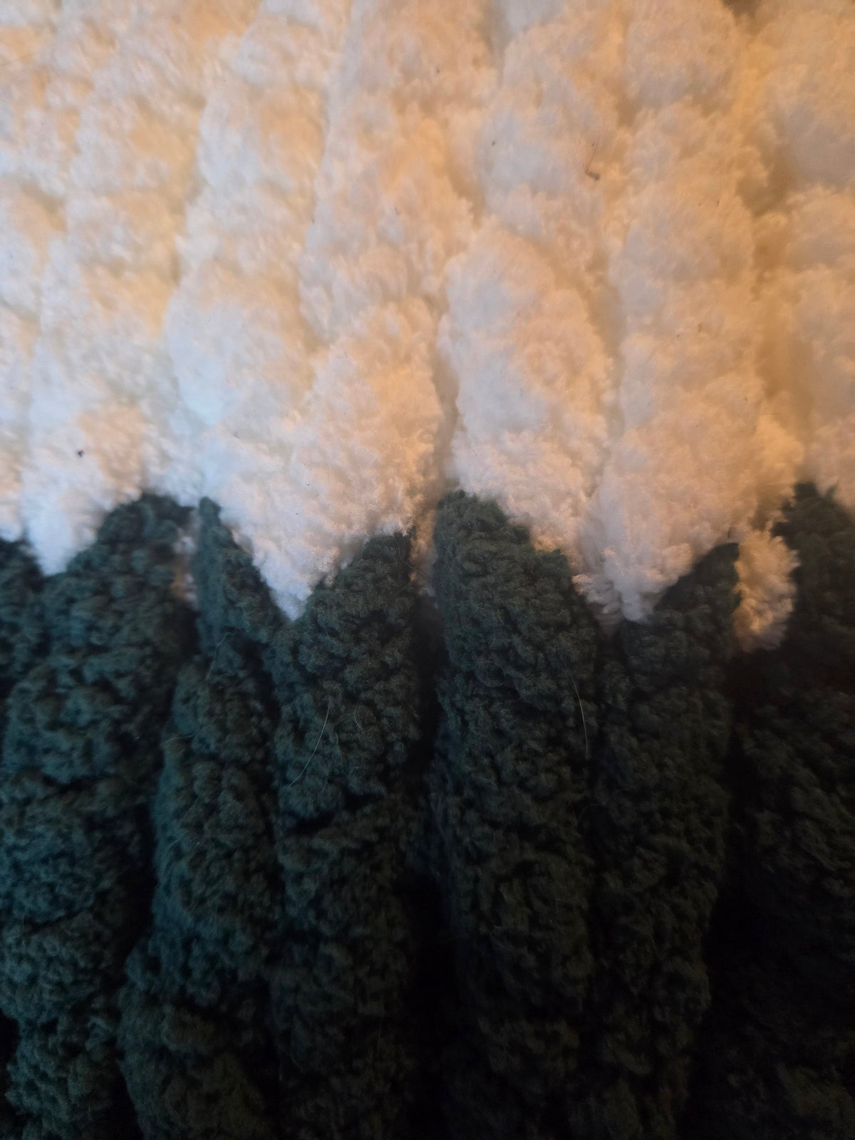 Forest Green/Ivory - (40x60in)