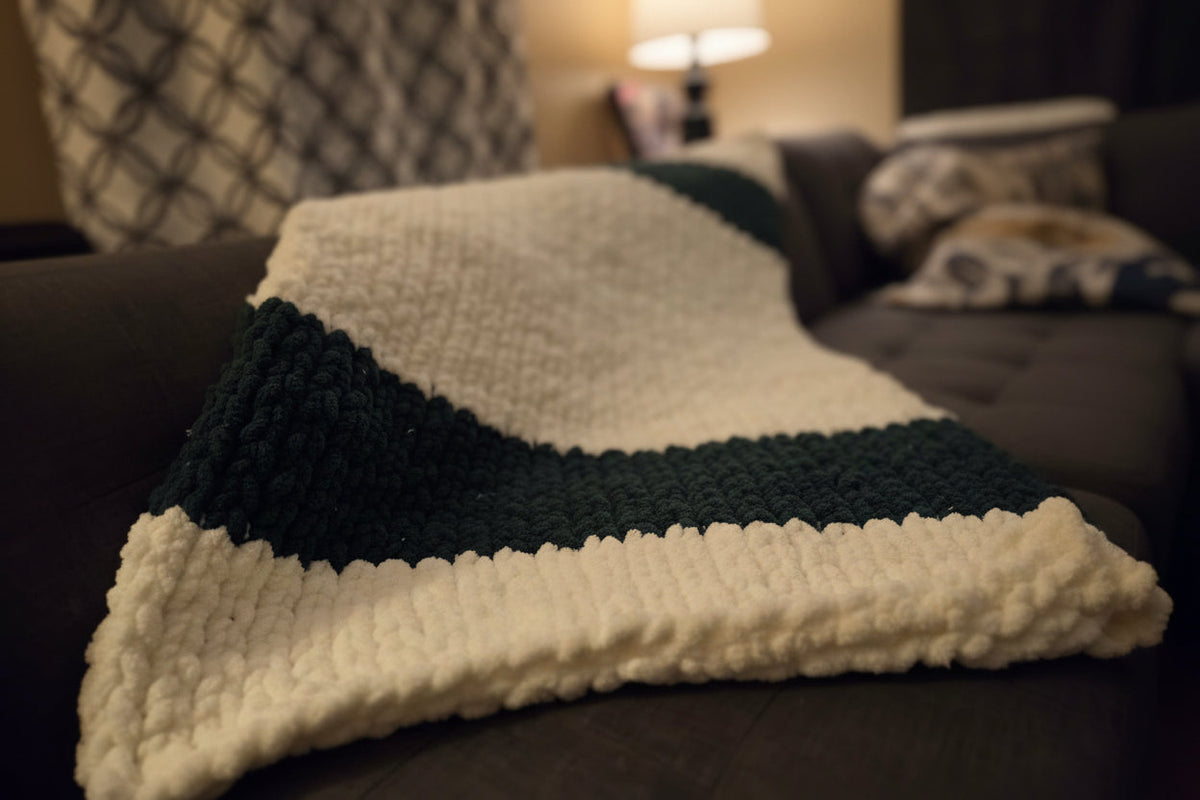 Forest Green/Ivory - (40x60in)