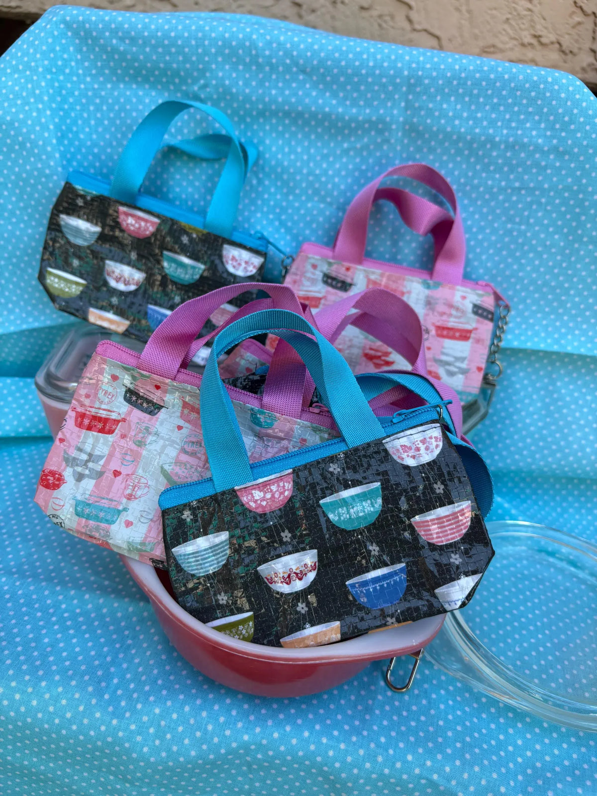 Mini Tote Bag Charm: Vintage Pyrex Kitchen Bowls, Zipper Pouch keychain