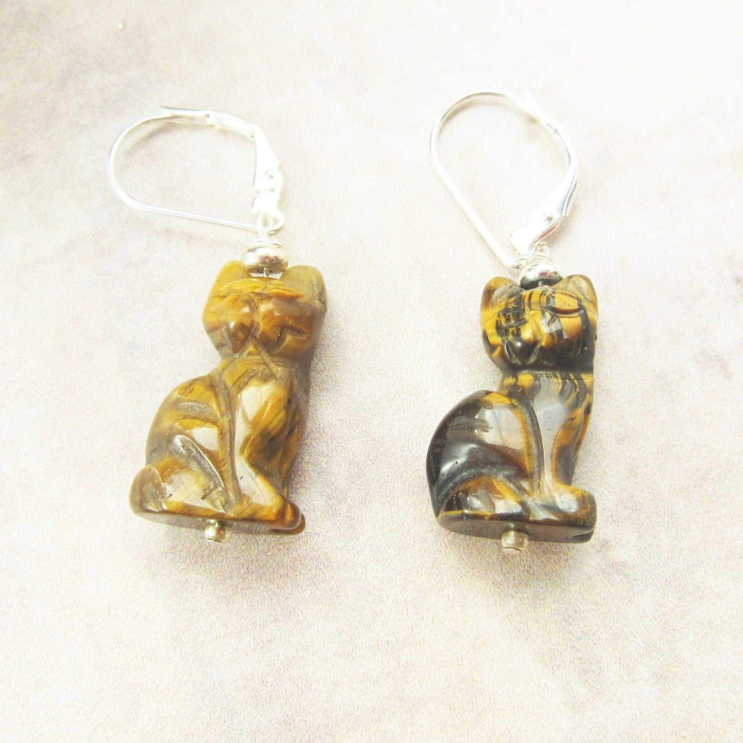 Tiger Eye Jewelry - Cat earrings carved with a tiger cat shape, a perfect gift for cat ladies and friends.