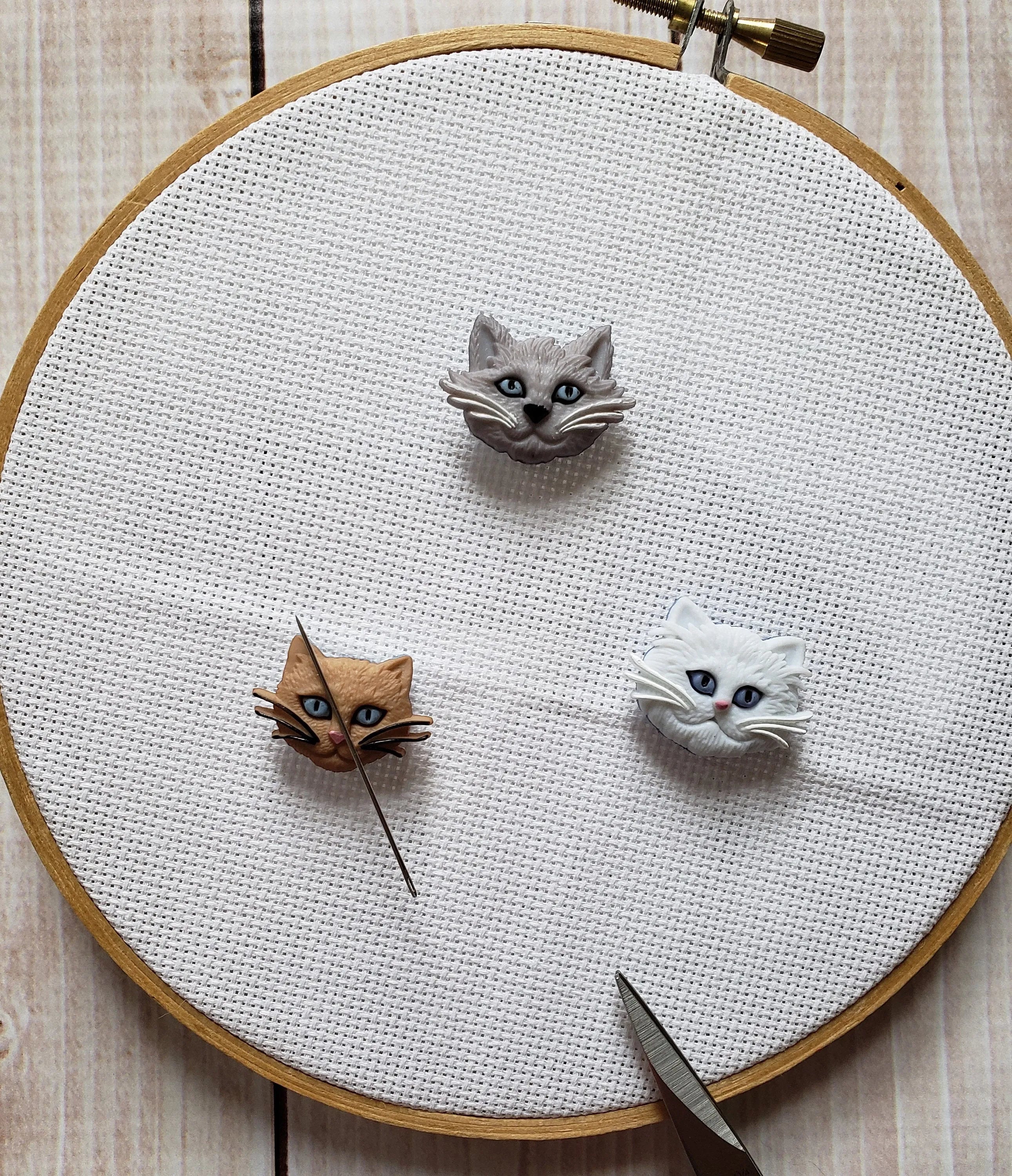 Cute Cat Needle Minder
