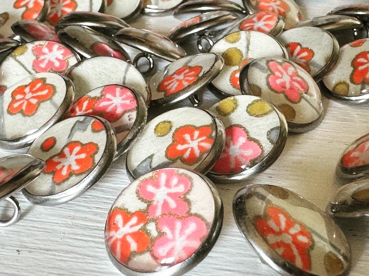 Buttons - Pink and Orange Sakura