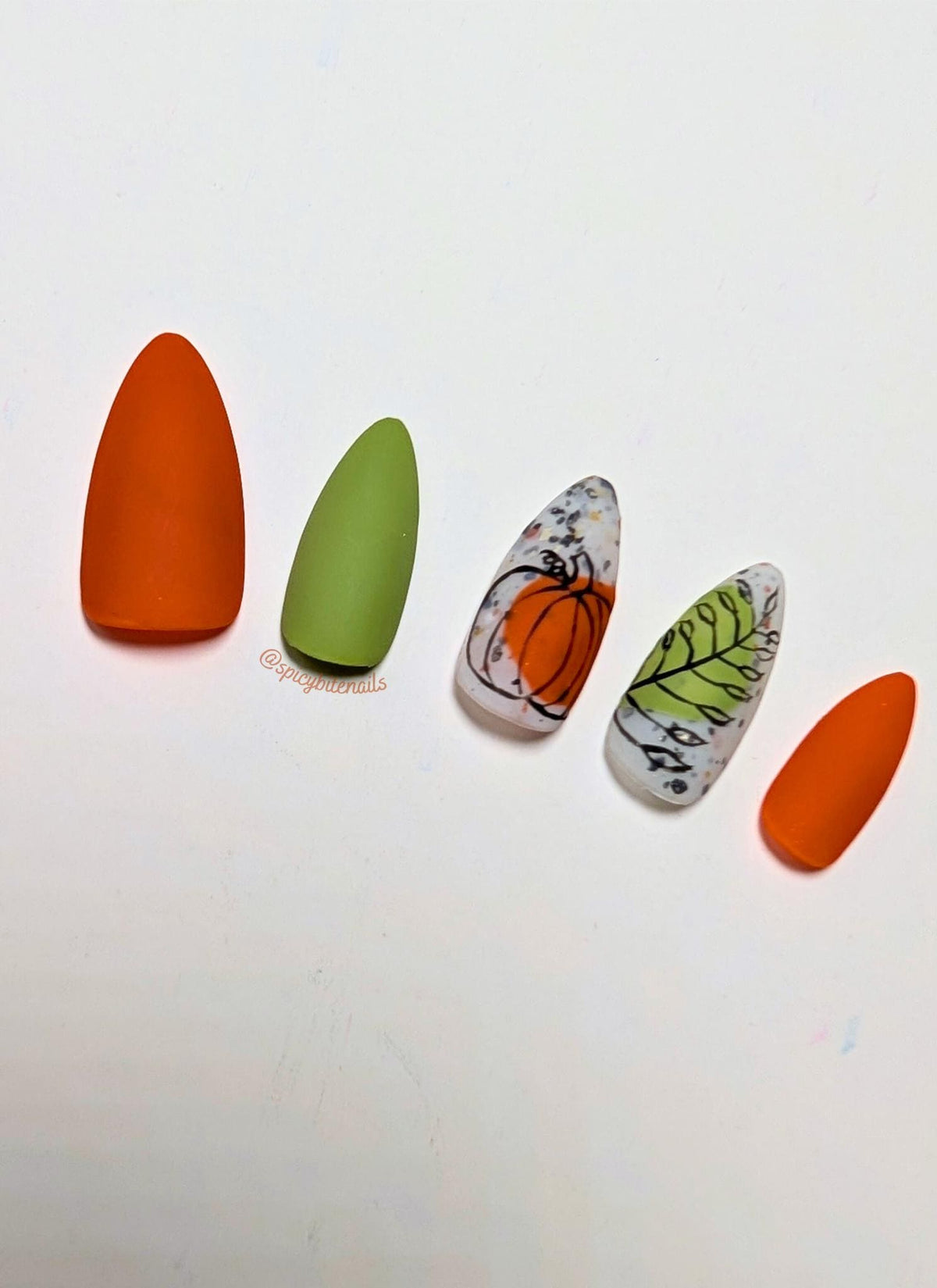 Pumpkin Patch - Orange, Grass Green and Speckled White Minimalist Fall False Press-On Nail Extensions 10pcs