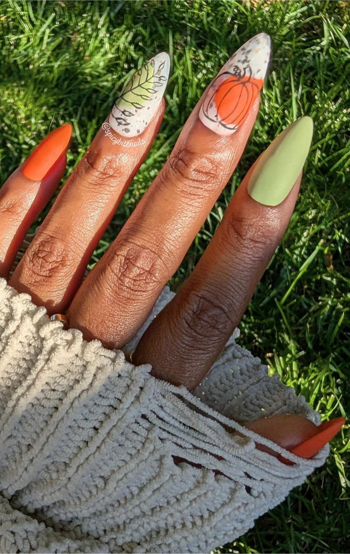 Pumpkin Patch - Orange, Grass Green and Speckled White Minimalist Fall False Press-On Nail Extensions 10pcs