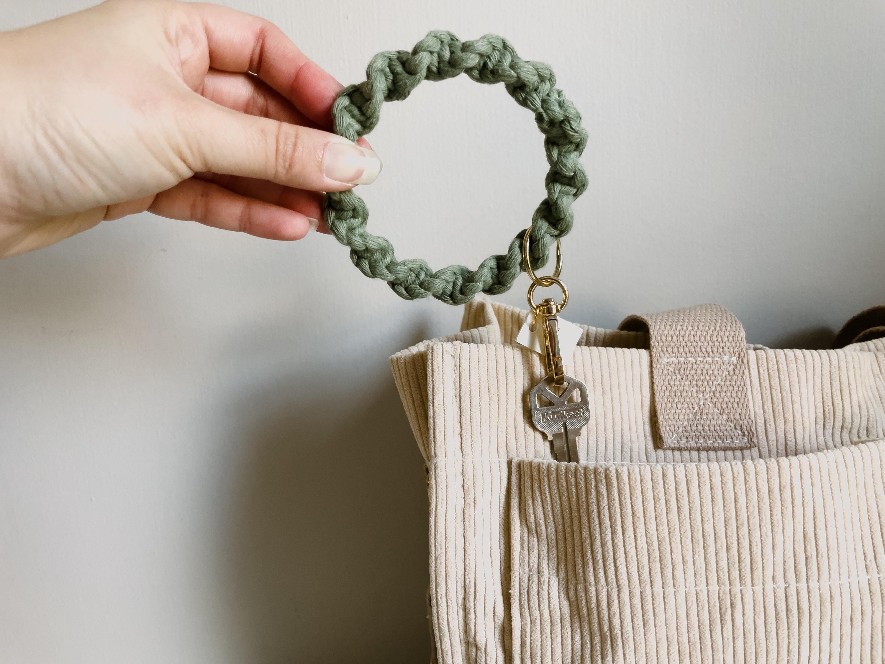 Bracelet Macrame Keychain, Boho, Accessory, Gift for her, woven, party favor, wedding, key charm, Housewarming Gift