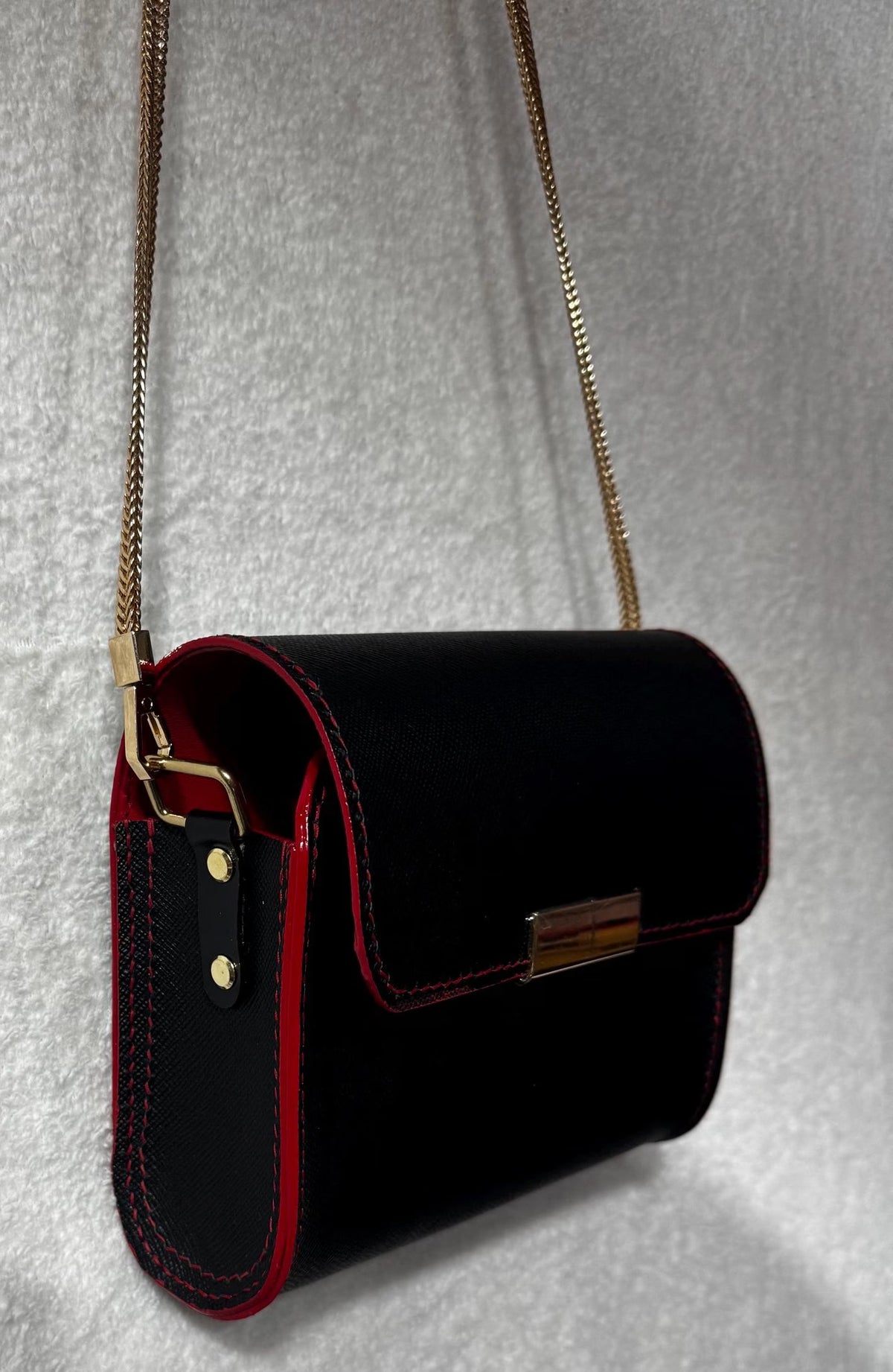 Designer Italian Black and Red Leather Purse with Gold Chain and Magnetic Closure