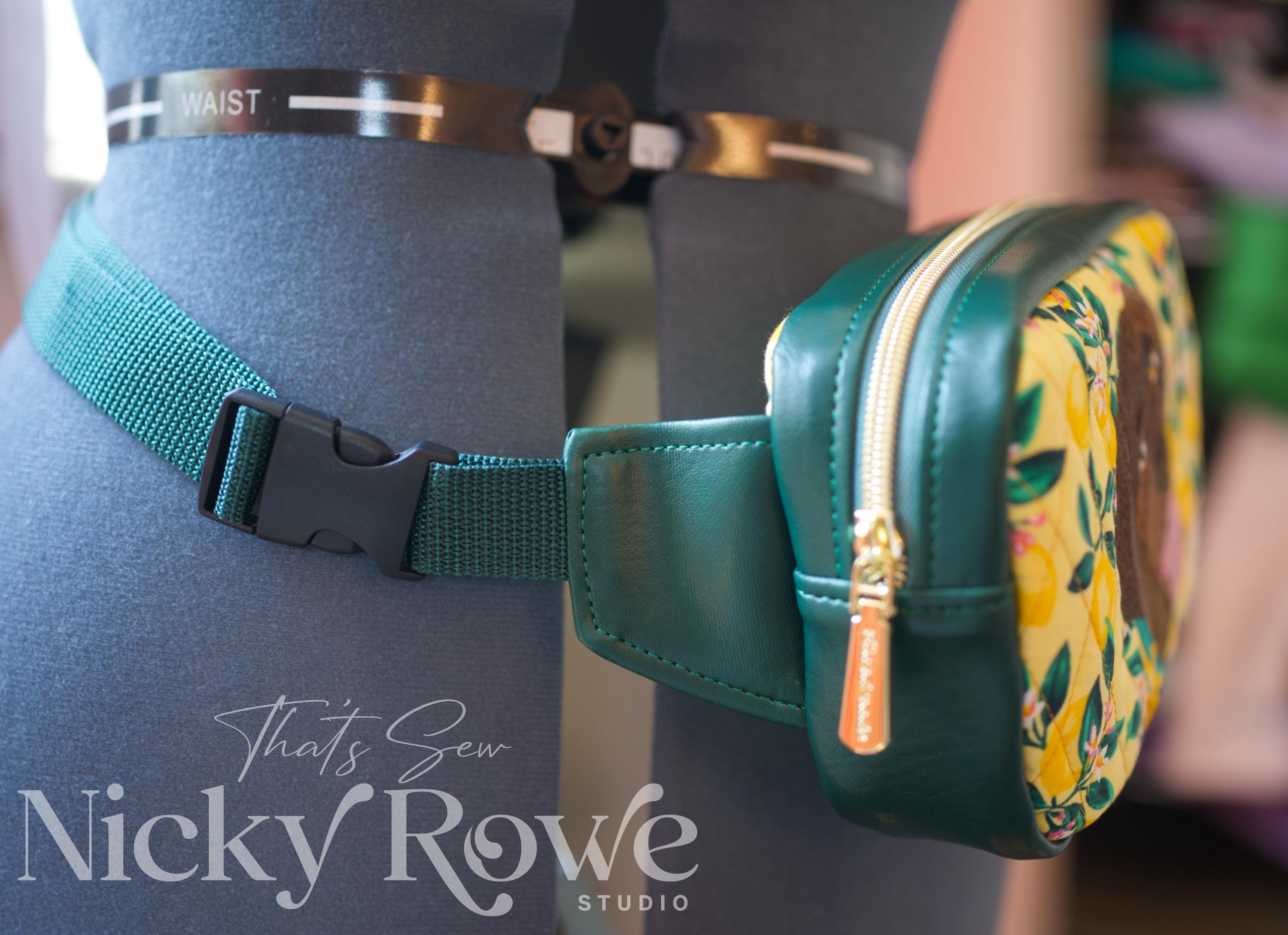 Quilted Pet Portrait Embroidered fanny Pack with Quick Release Buckle - NO AI
