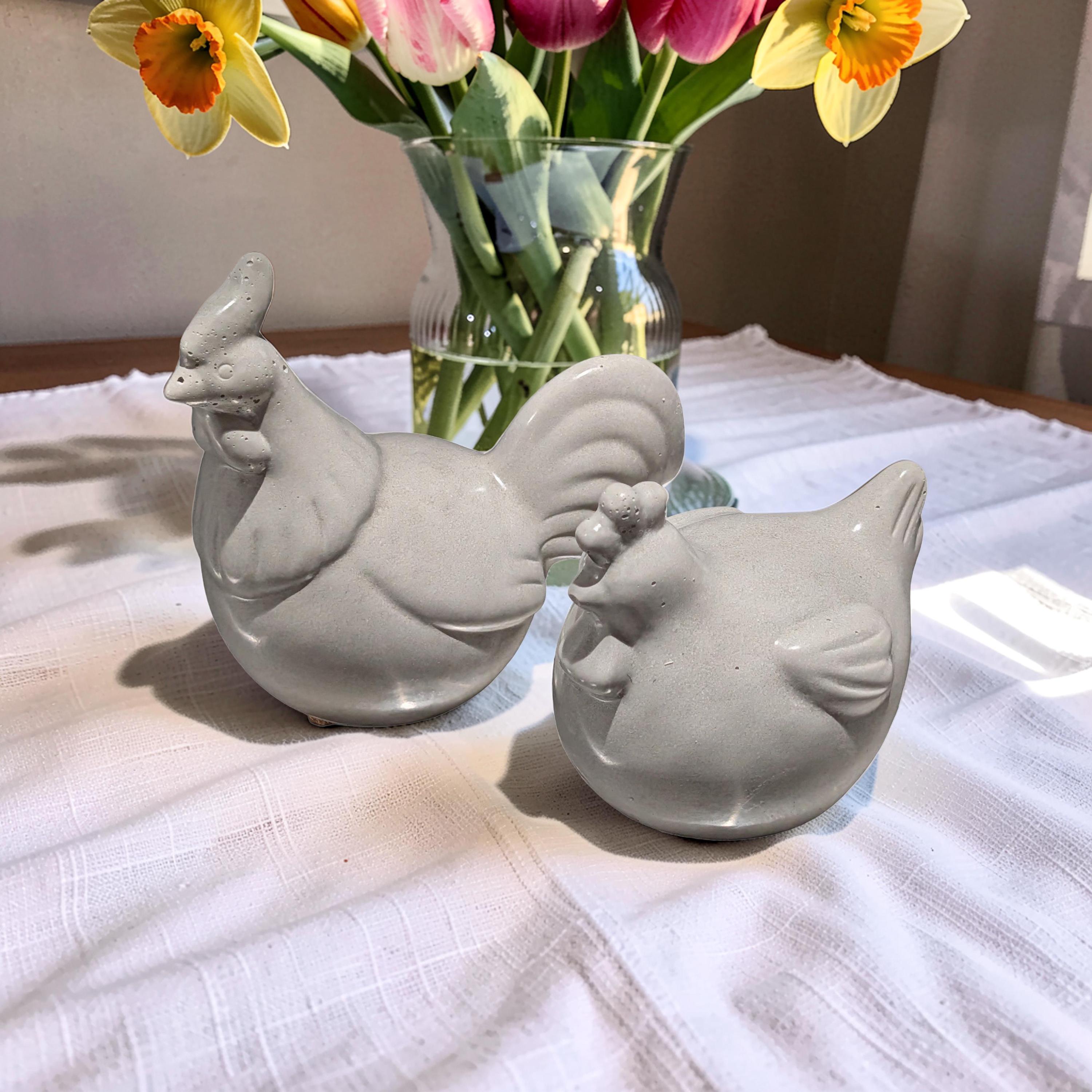 Handmade Concrete Chicken Statue Set – Minimalist Farmhouse Decor – Modern Industrial Rooster & Hen Figurines – Nordic Style Concrete Bird