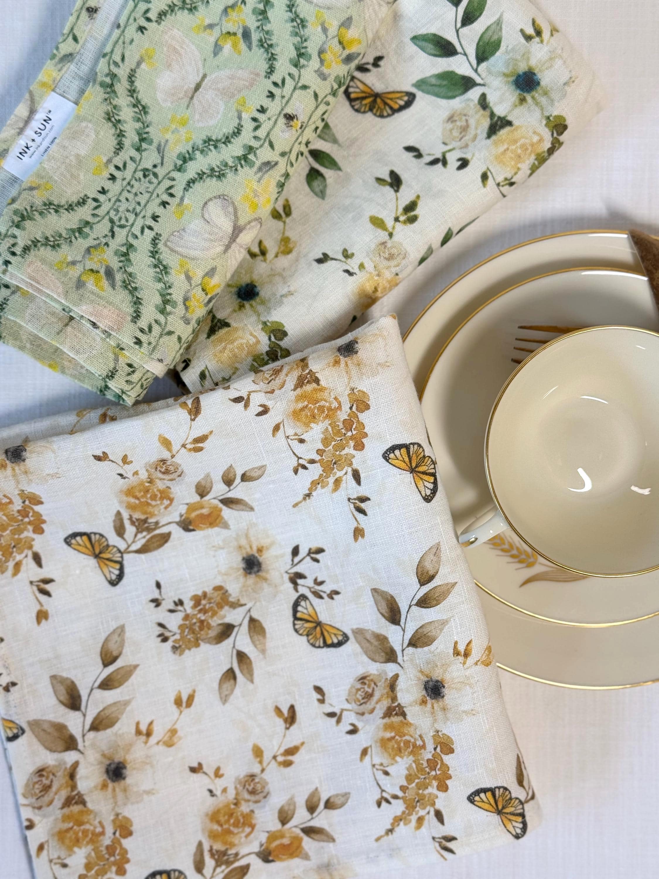 Golden Floral Napkins – Linen Napkin Set – Warm Botanical Table Decor