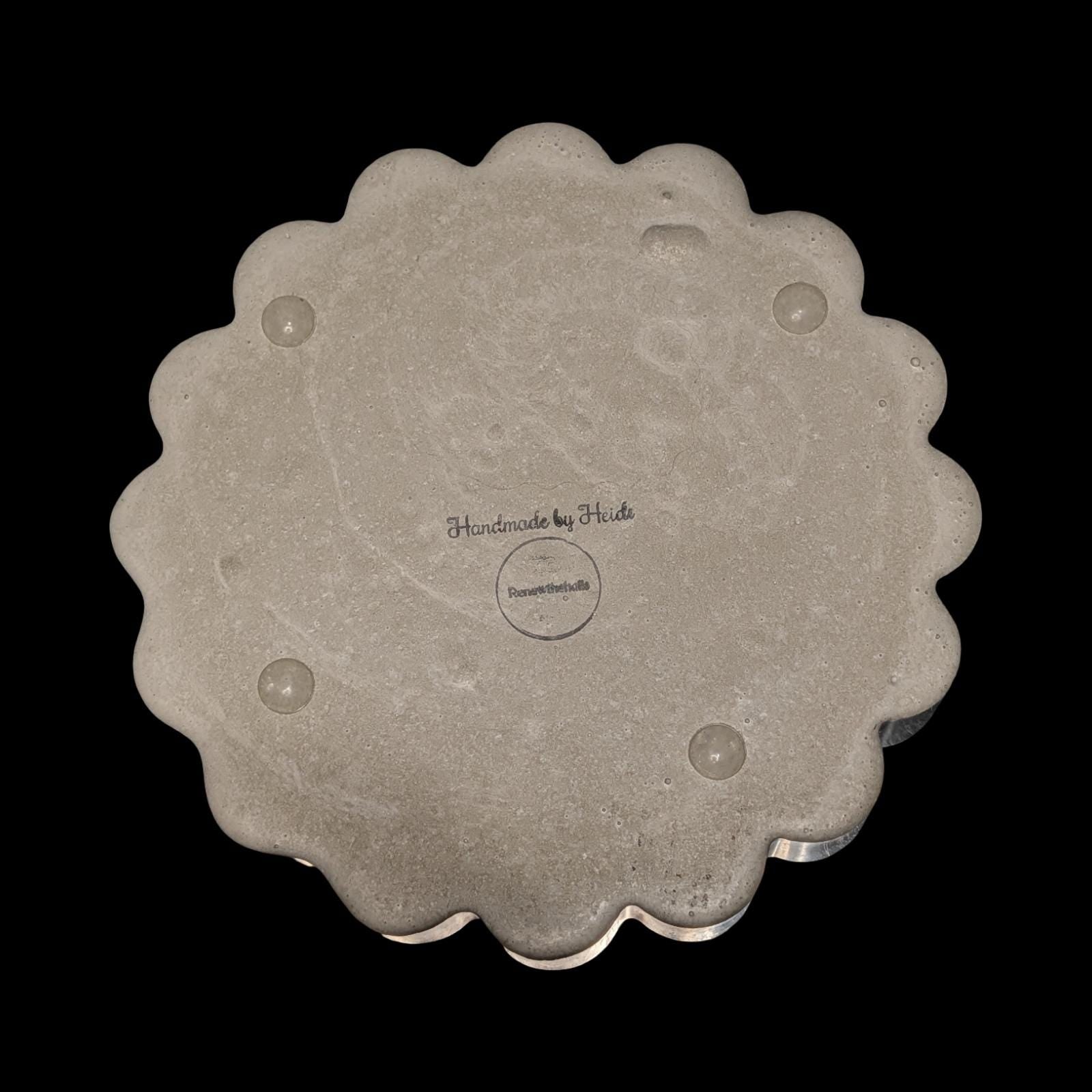 Concrete Scalloped Tray - Round Ribbed Catchall Dish, Minimalist Jewelry Holder, Industrial Vanity Organizer, Fluted Key Bowl, Modern Shelf