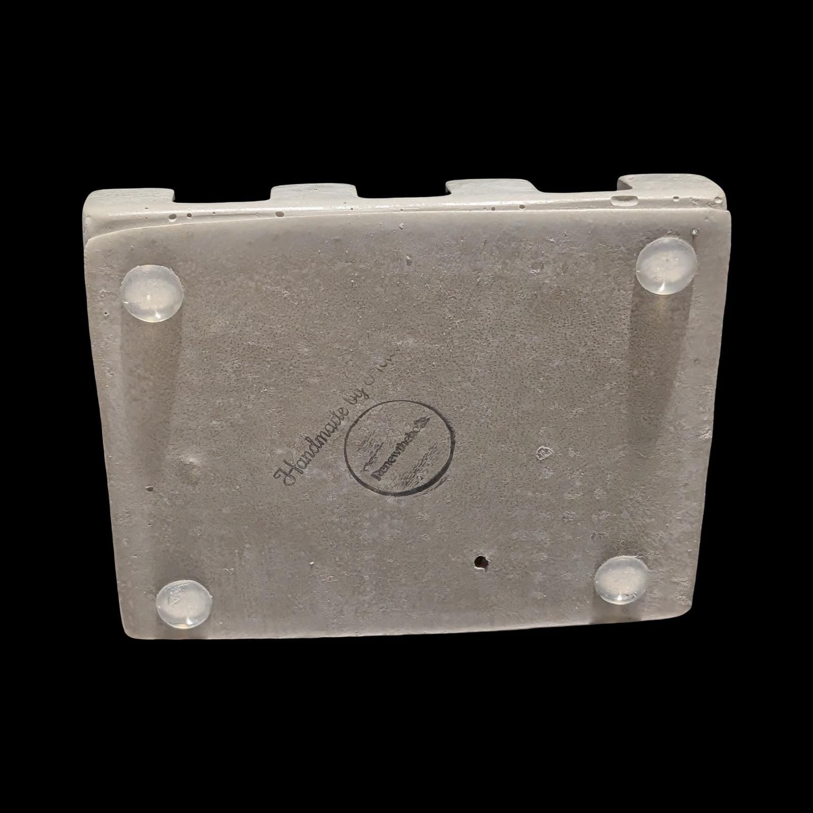 Concrete Waterfall Soap Dish | Self Draining Soap Holder for Bathroom and Kitchen Shower | Plain Concrete Modern Soap Saver Dish