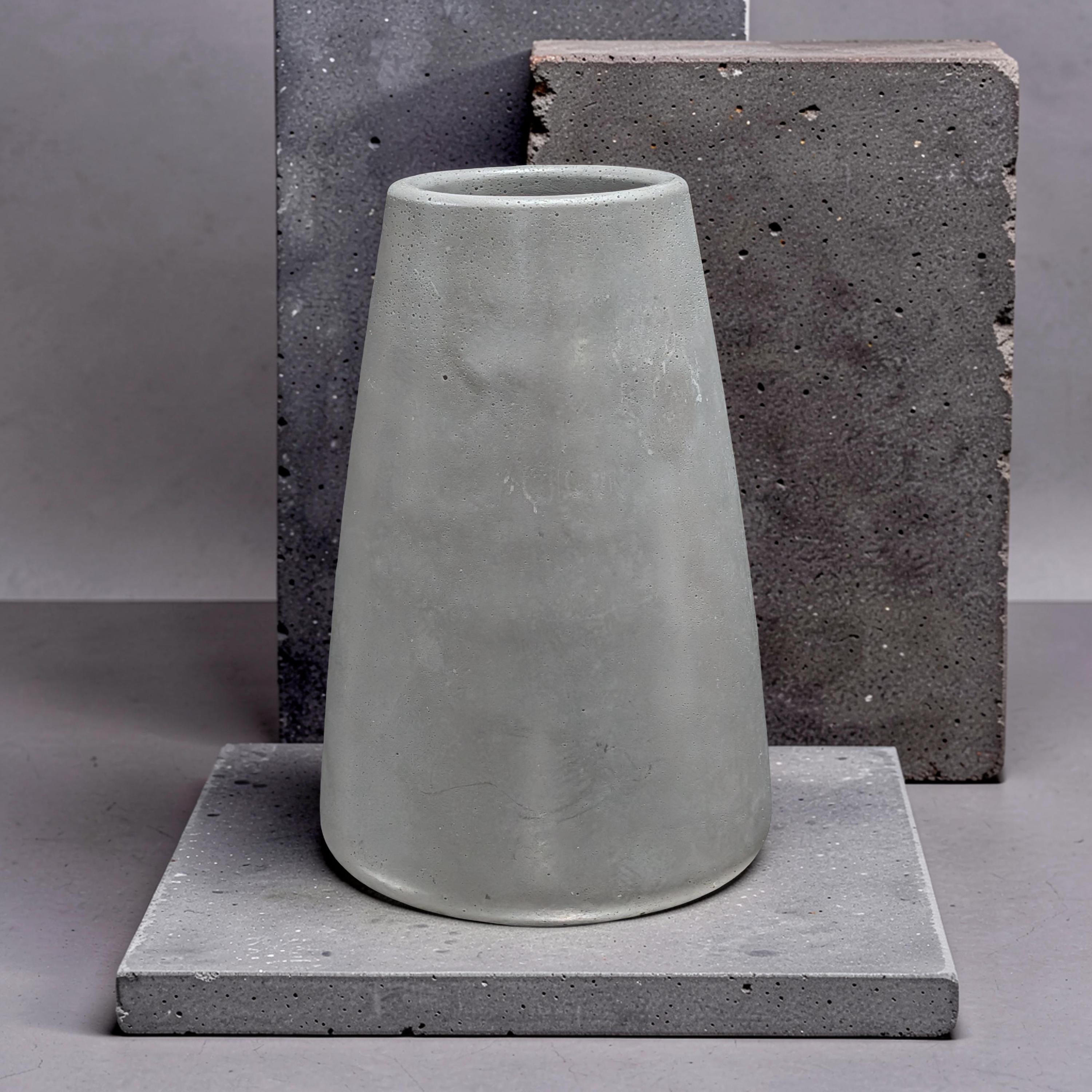 Large Concrete Vase, Minimalist Grey Flower Pot, Industrial Modern Home Decor, Brutalist Ceramic Alternative, Hand Poured Shelf Accent Vase