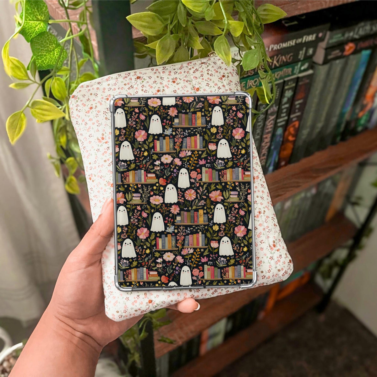 Ghost Bookshelves Kindle Insert |Meadowlark Nest | Fall Spooky Ghost Kobo Insert