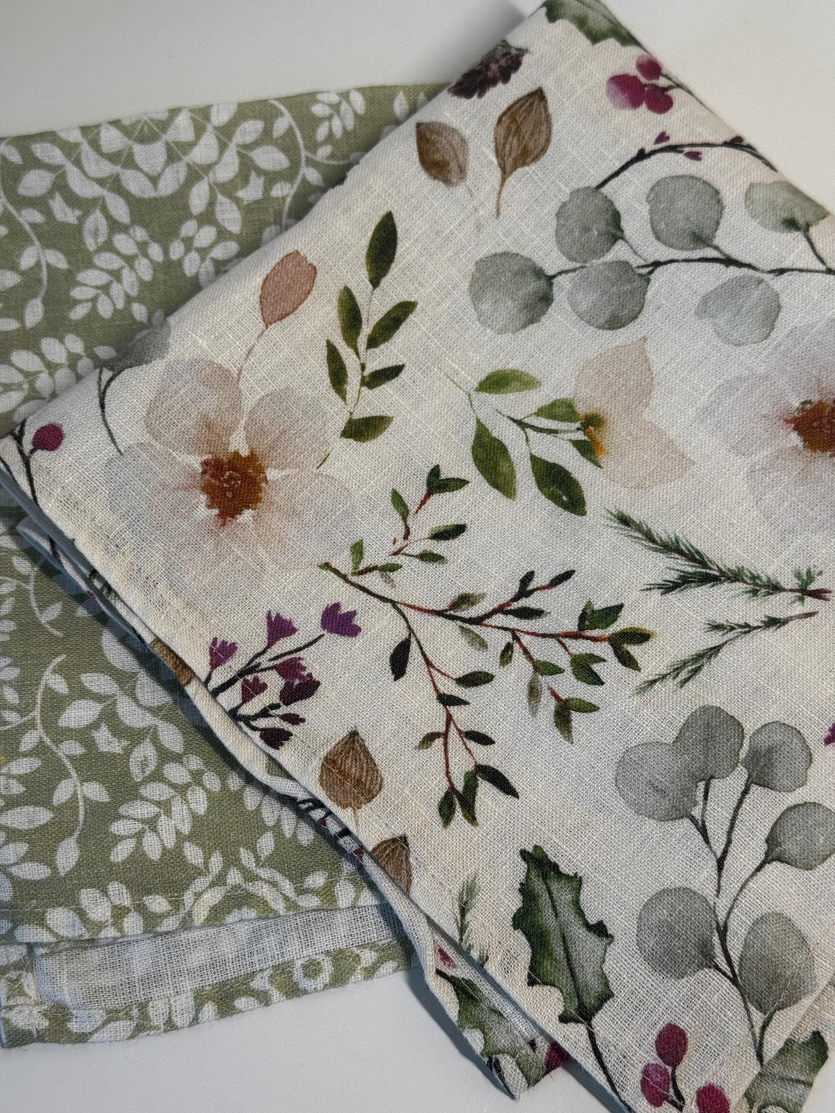 Winter Floral Napkin – Natural Linen Napkin – Holiday Botanical Table Decor