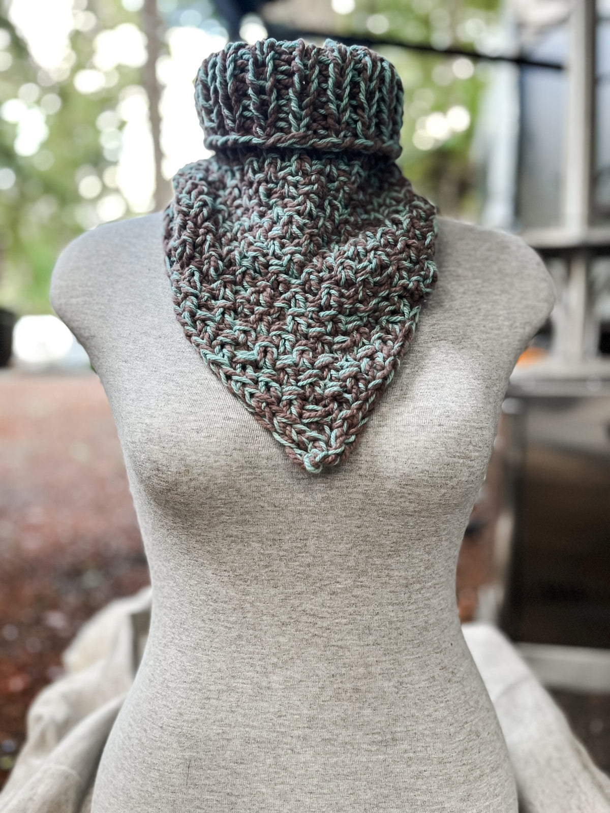 Chunky hand-dyed merino bandana cowl