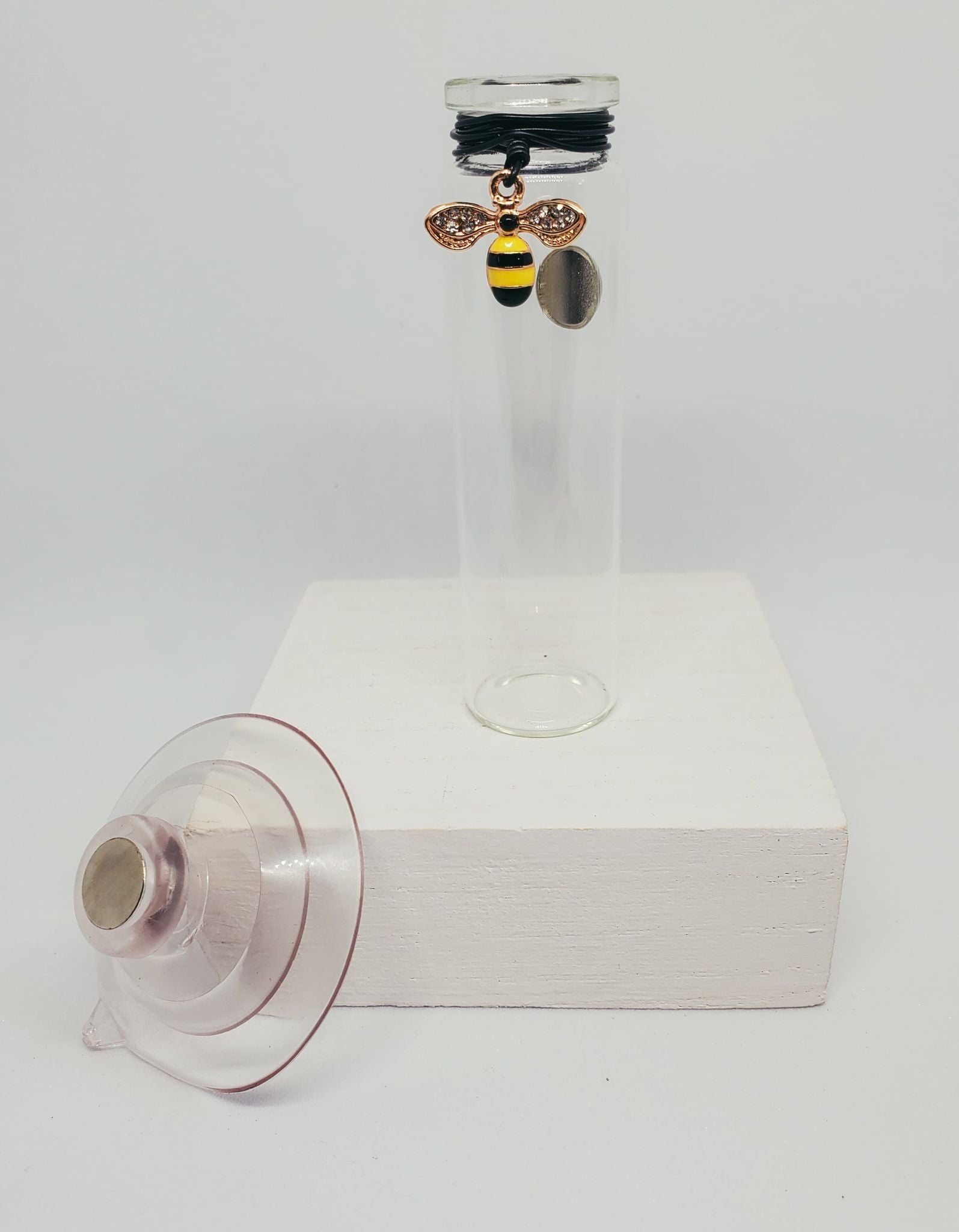 Prop Station - Bee