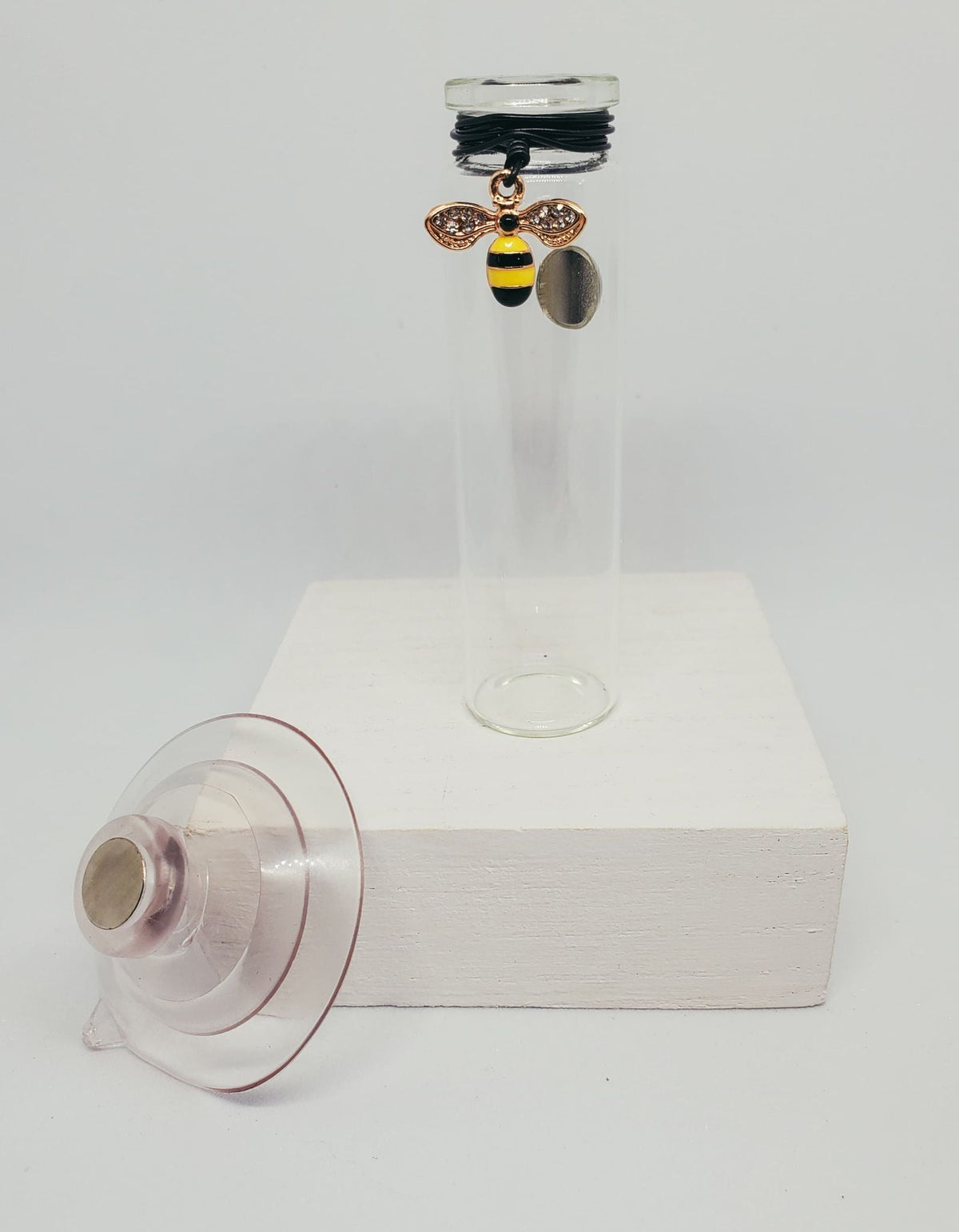 Prop Station - Bee