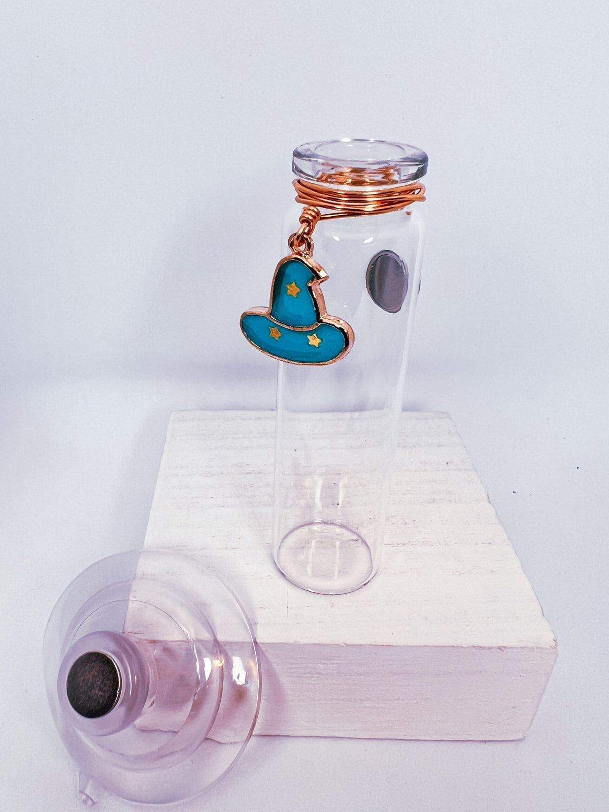 Magnetic Prop Station - Witch Hats