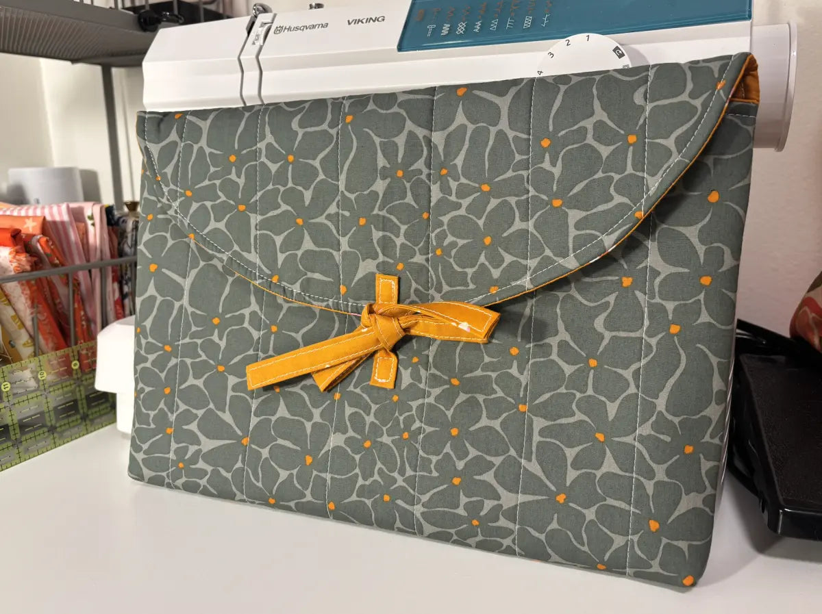 Quilted Laptop Case with Tie Close