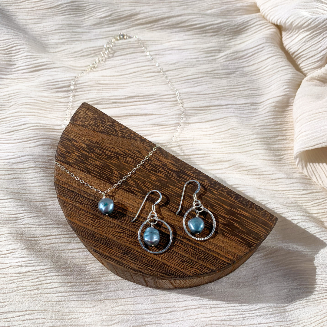 Blue Pearl Dainty Necklace