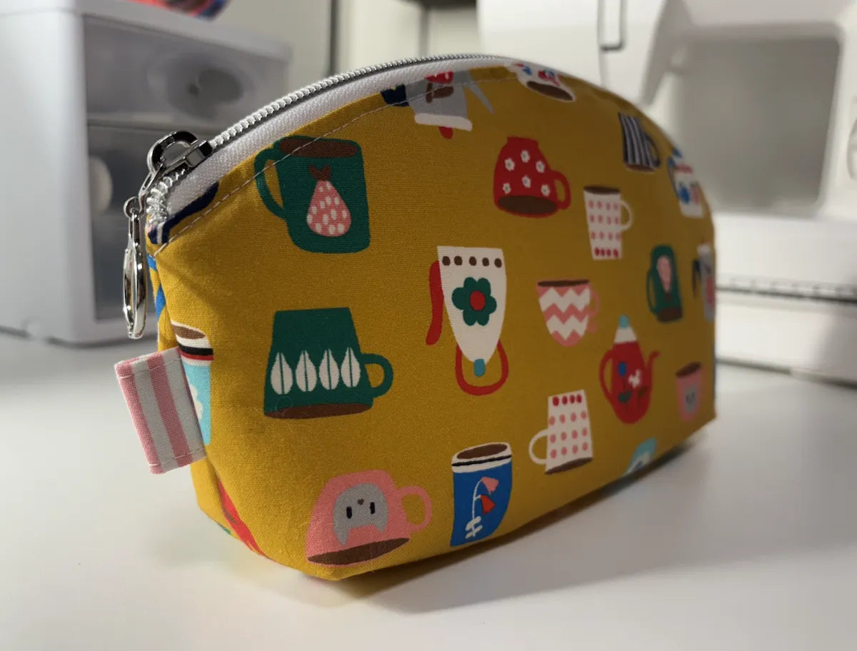 Medium Curved Top Zipper Pouch | Makeup or Travel Pouch