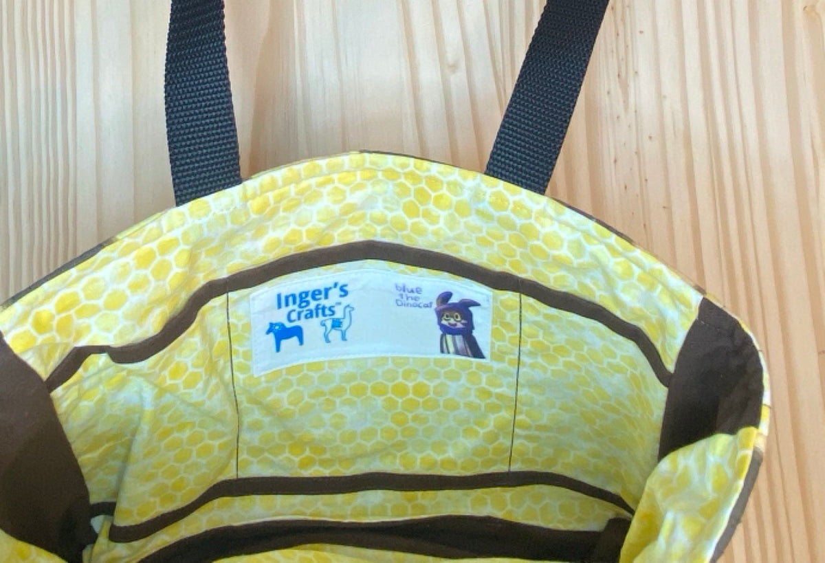 Walking Along shoulder bag - yellow