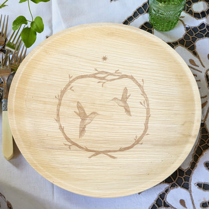 maaterra compostable palm leaf plate with Hummingbird Wreath design