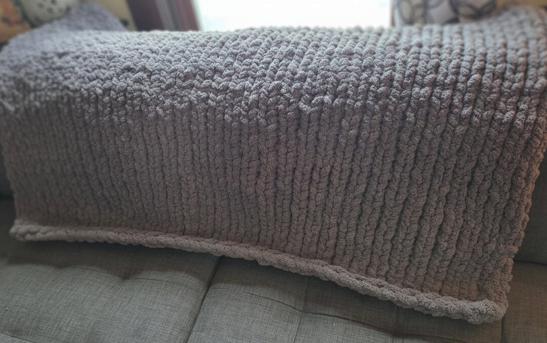 Solid Color Chunky Blanket - Regular Knit - Large (50x70in)