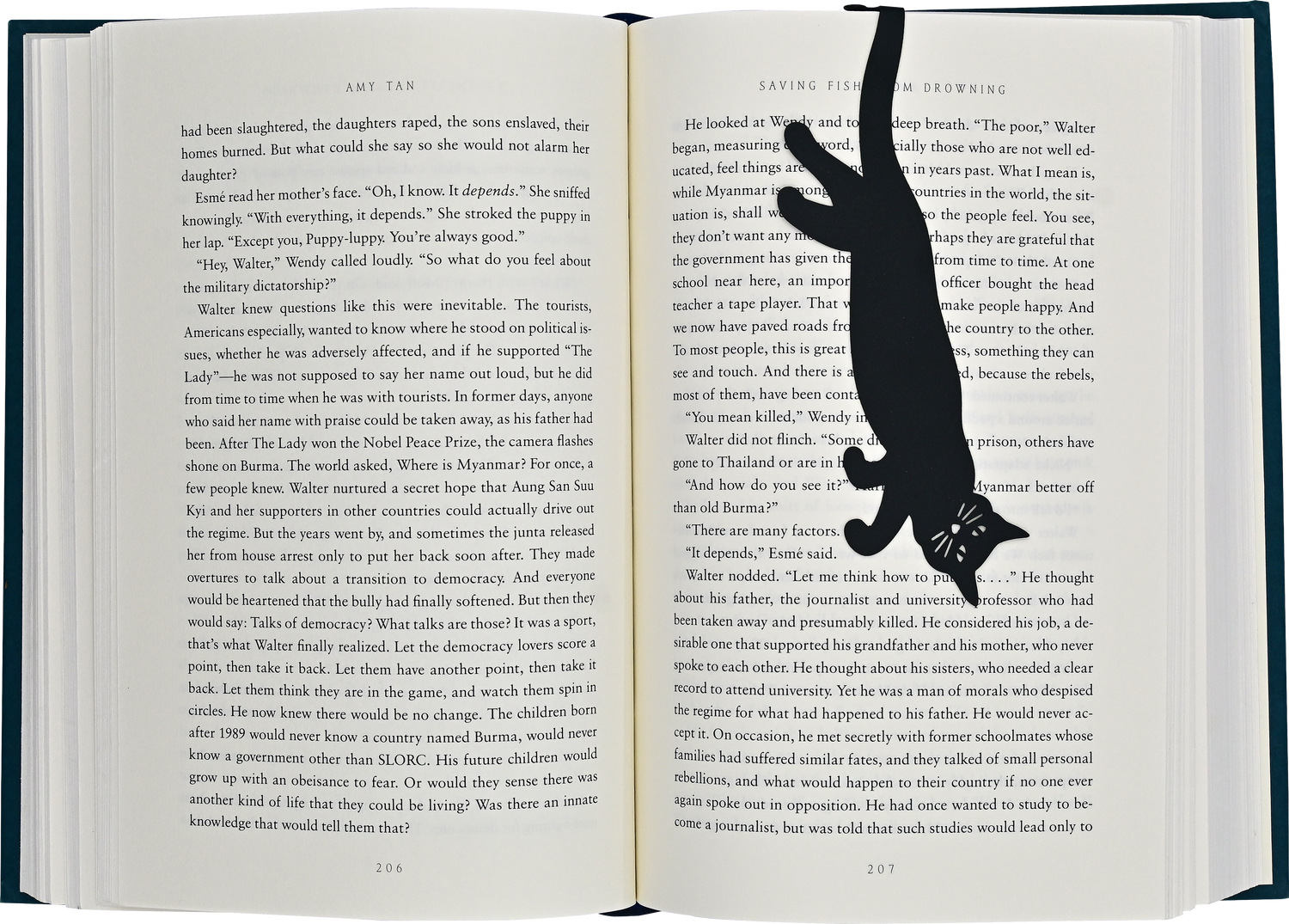 Curious Cat Hanging Bookmark | Black Metal Cat Bookmark
