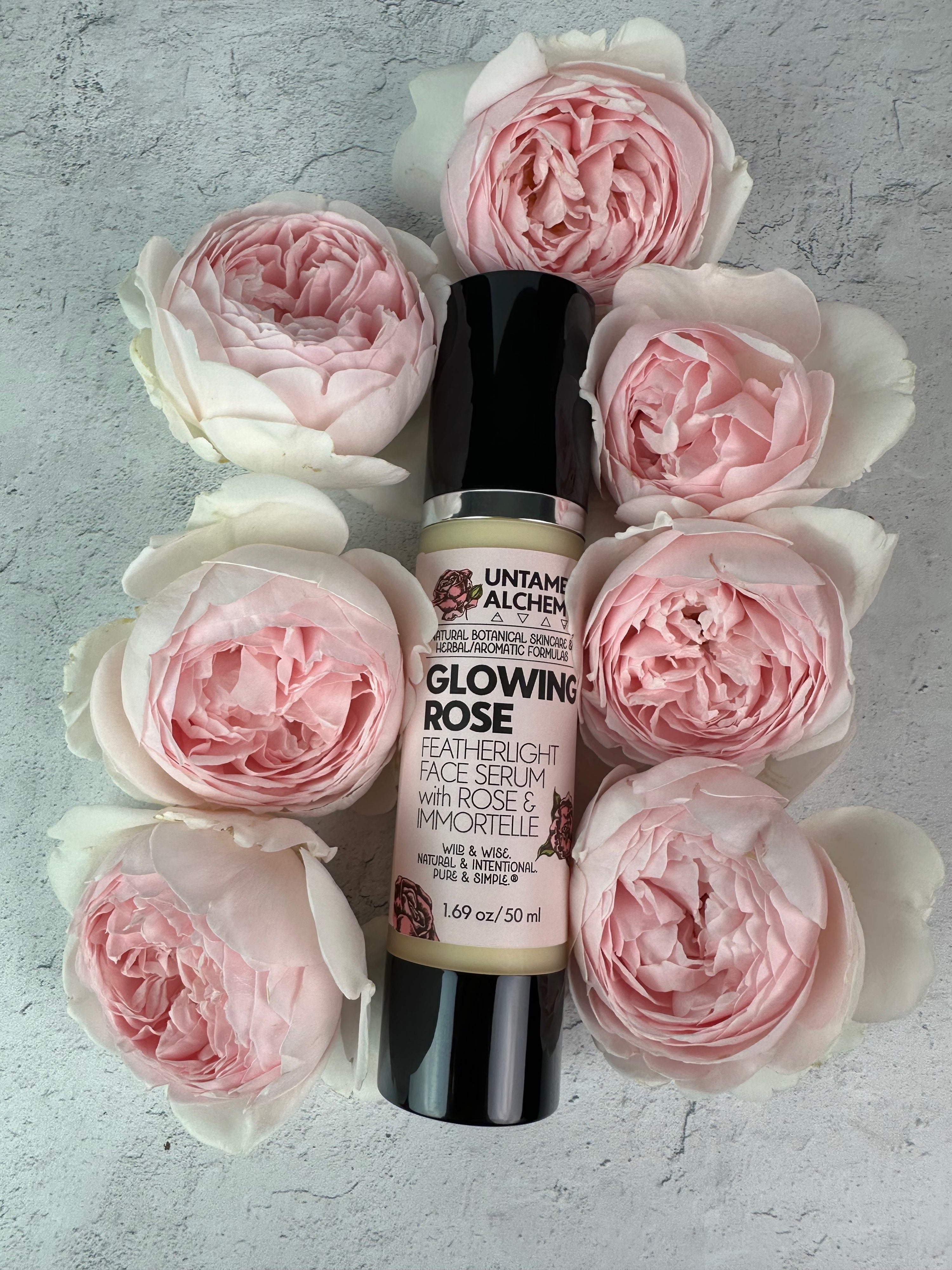 GLOWING ROSE Featherlight Face Serum with Rose &amp; Immortelle