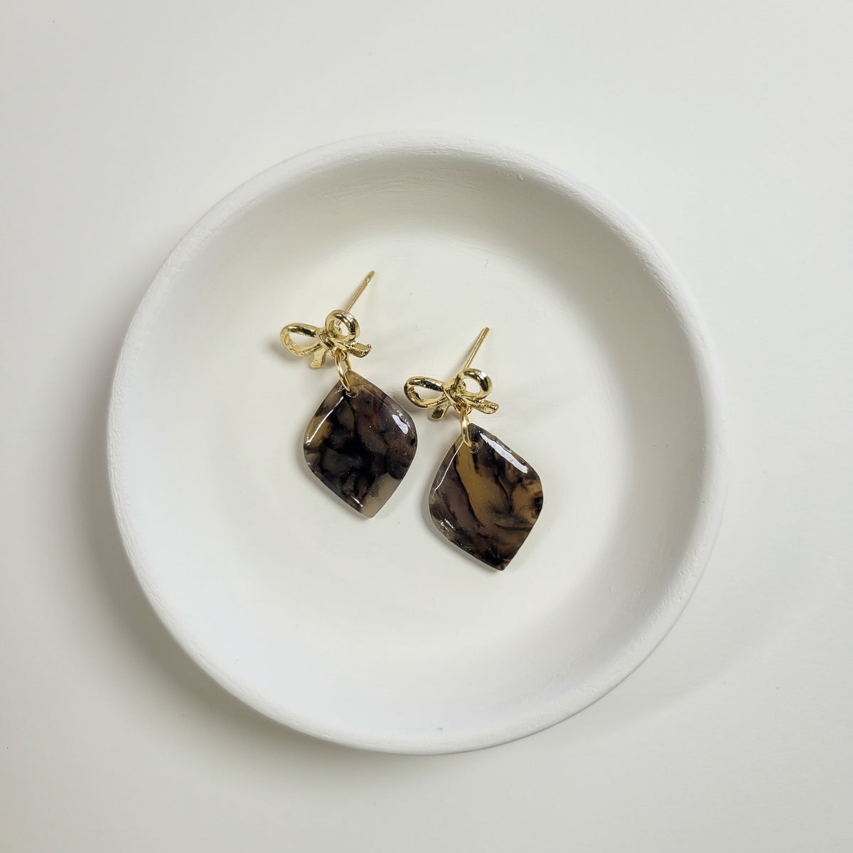 Tortoise Shell Pointed Drop- Dark