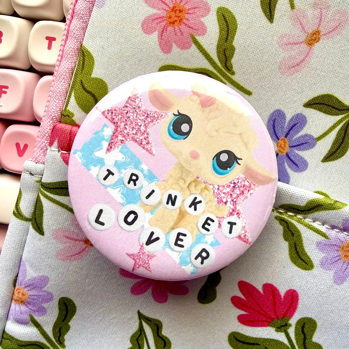 Trinket Lover Pin Button