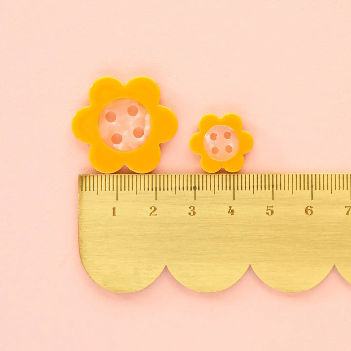 Yellow Daisy Large 1" Buttons