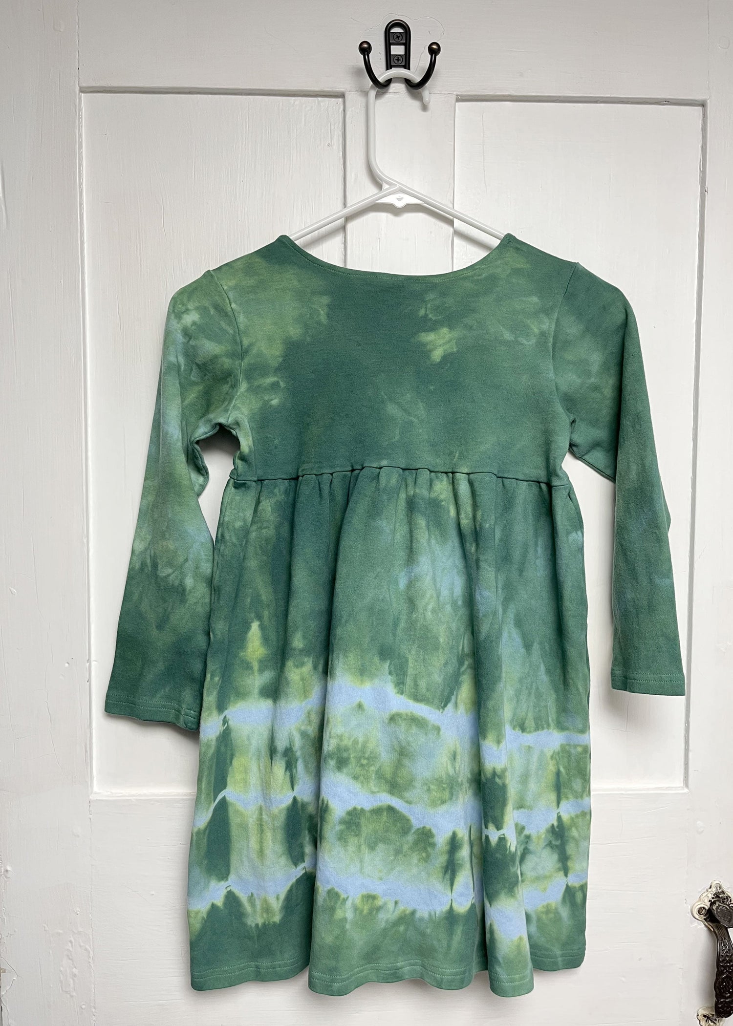 Mountain Dress, Green Mountain Dress, Girls Mountain Dress, Long Sleeve Dress, Mountain Lovers Dress, Dress for Hiker, Tie Dye Dress