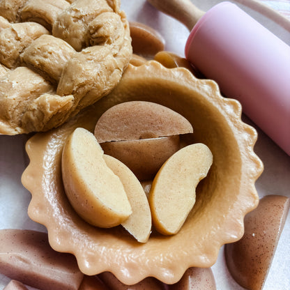 Pie Crust &amp; Shell + Sliced Apples
