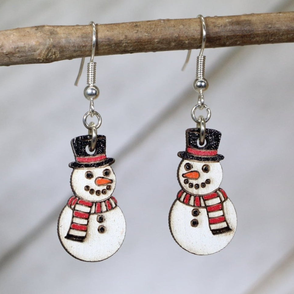 Hand-painted wooden carrot nose snowman dangle earrings with festive Christmas design and hypoallergenic sterling silver hooks, lightweight snowman statement jewelry earrings for holiday winter style