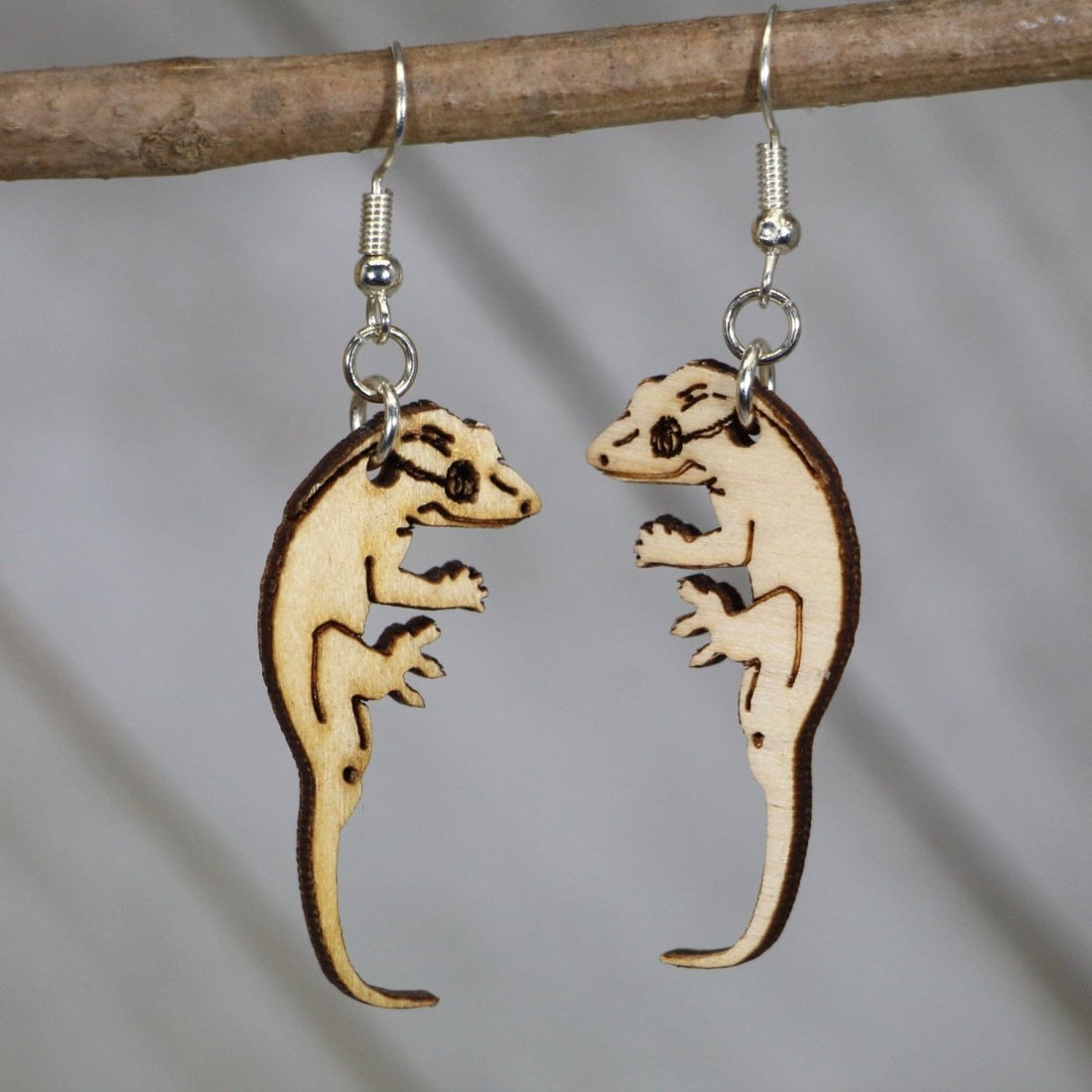 Hand-painted wooden crested gecko dangle earrings with realistic lizard design and hypoallergenic sterling silver hooks, lightweight reptile statement jewelry earrings for gecko lovers