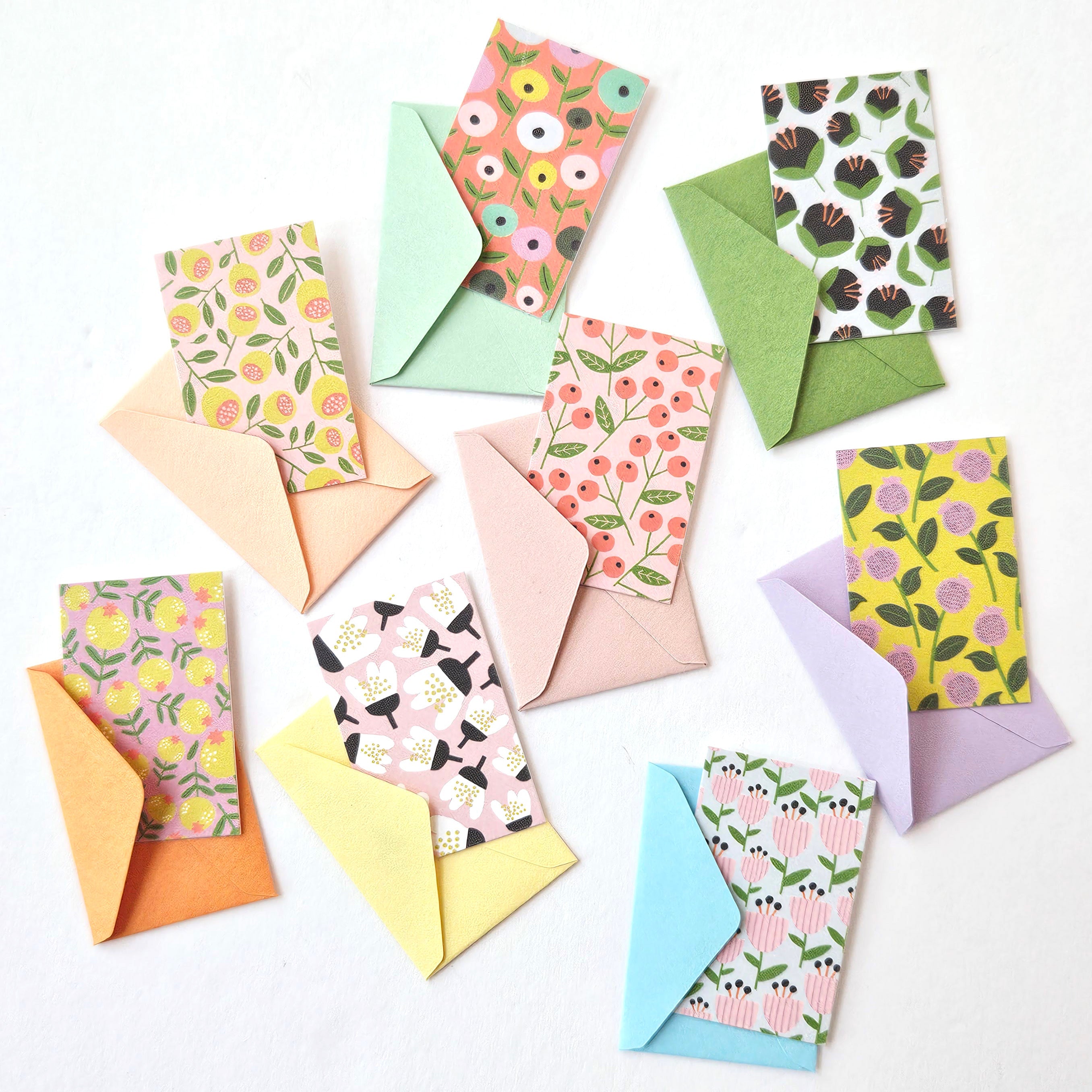MICRO NOTES - 8 TINY NOTECARDS + 8 COORDINATING, NON-SEALING, TINY ENVELOPES