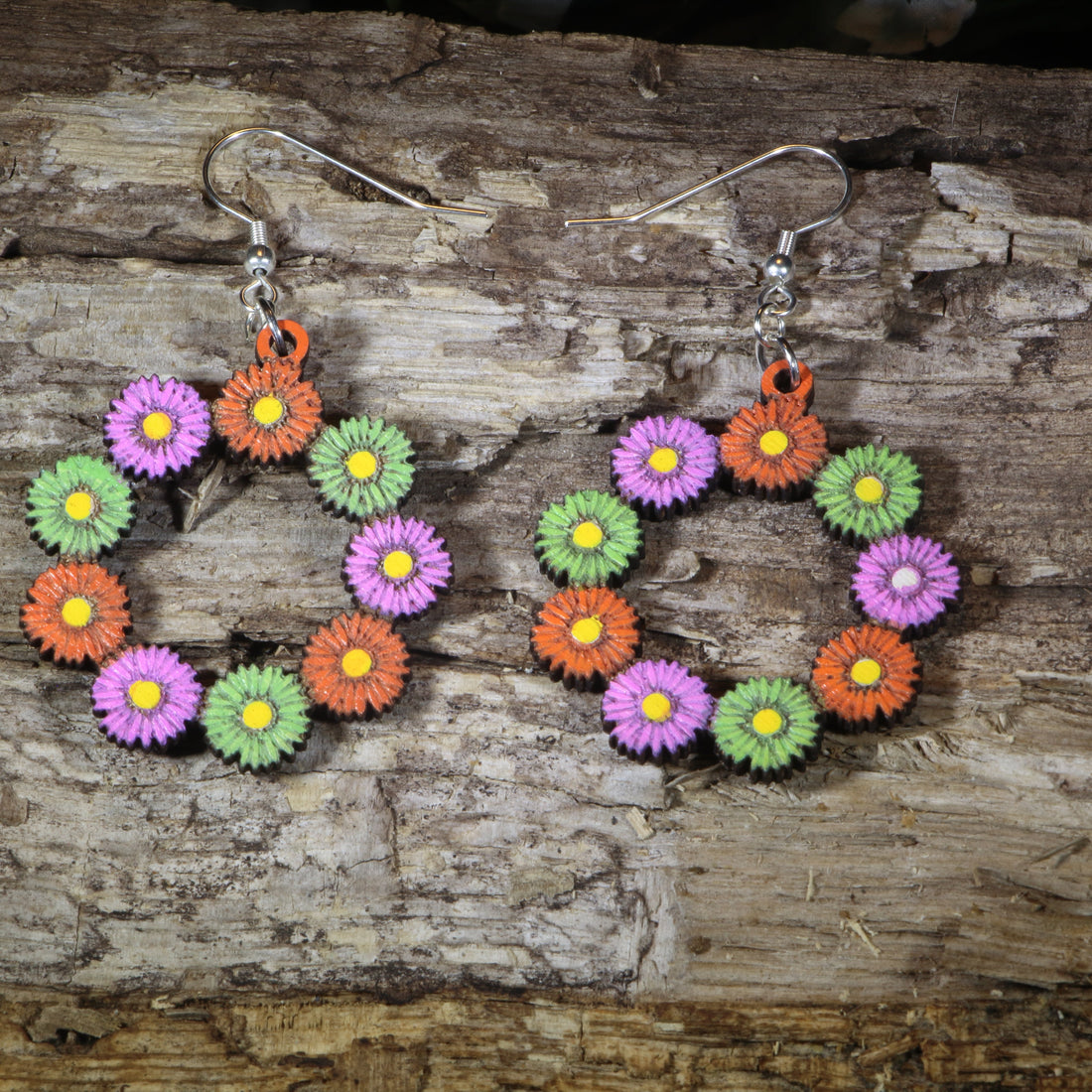 Hand-painted floral daisy hoop wooden dangle earrings featuring delicate white daisy flowers on a lightweight wooden hoop with hypoallergenic .925 sterling silver hooks, perfect for spring, summer, garden lovers, and everyday floral jewelry.